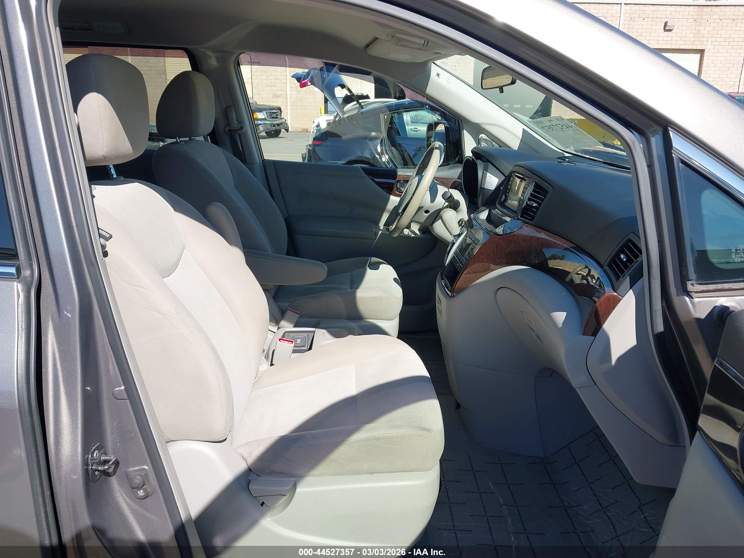 NISSAN QUEST image 5