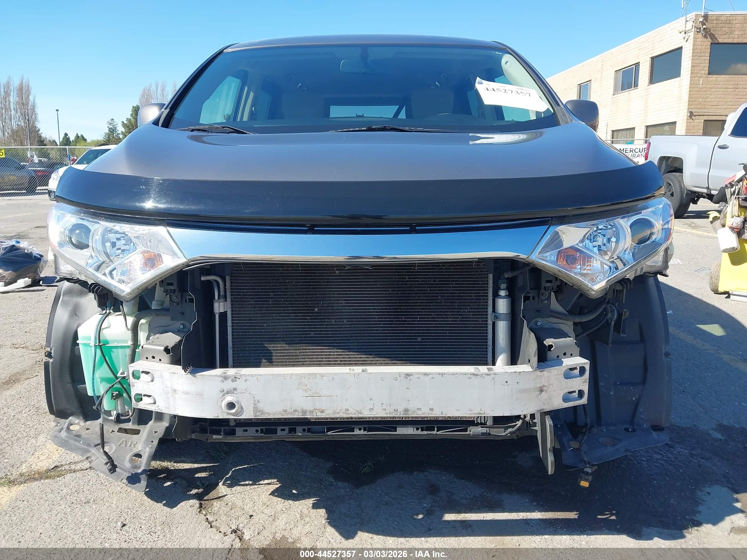 NISSAN QUEST image 6