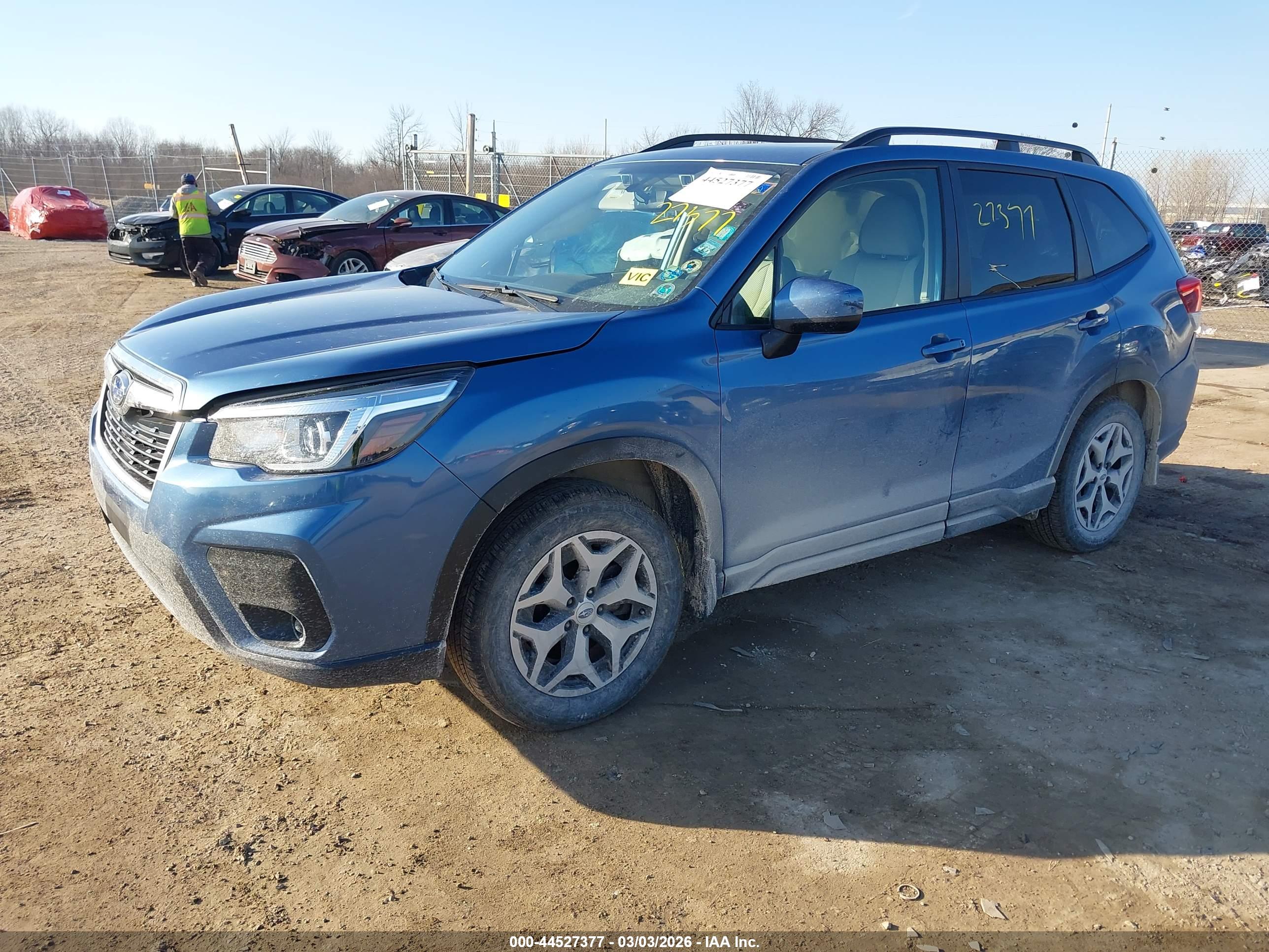 SUBARU FORESTER image 2