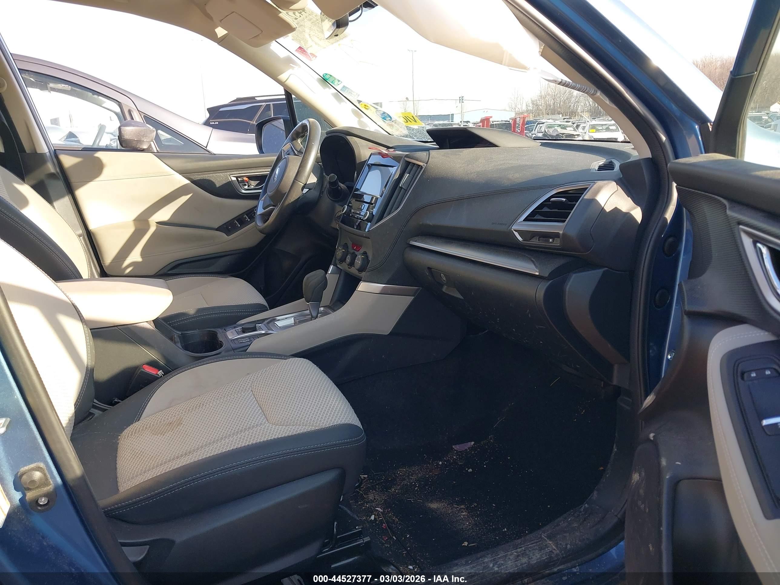 SUBARU FORESTER image 5