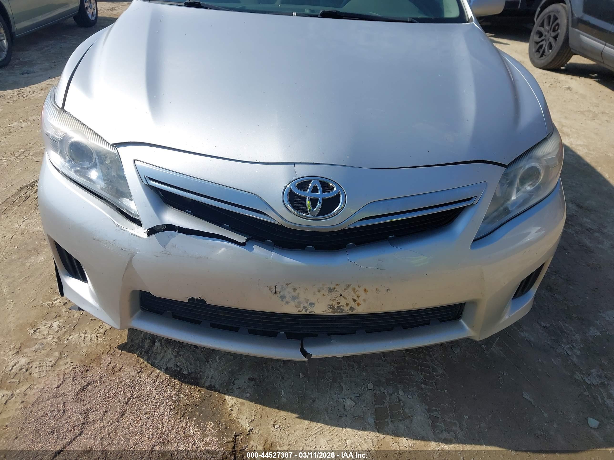 TOYOTA CAMRY image 6