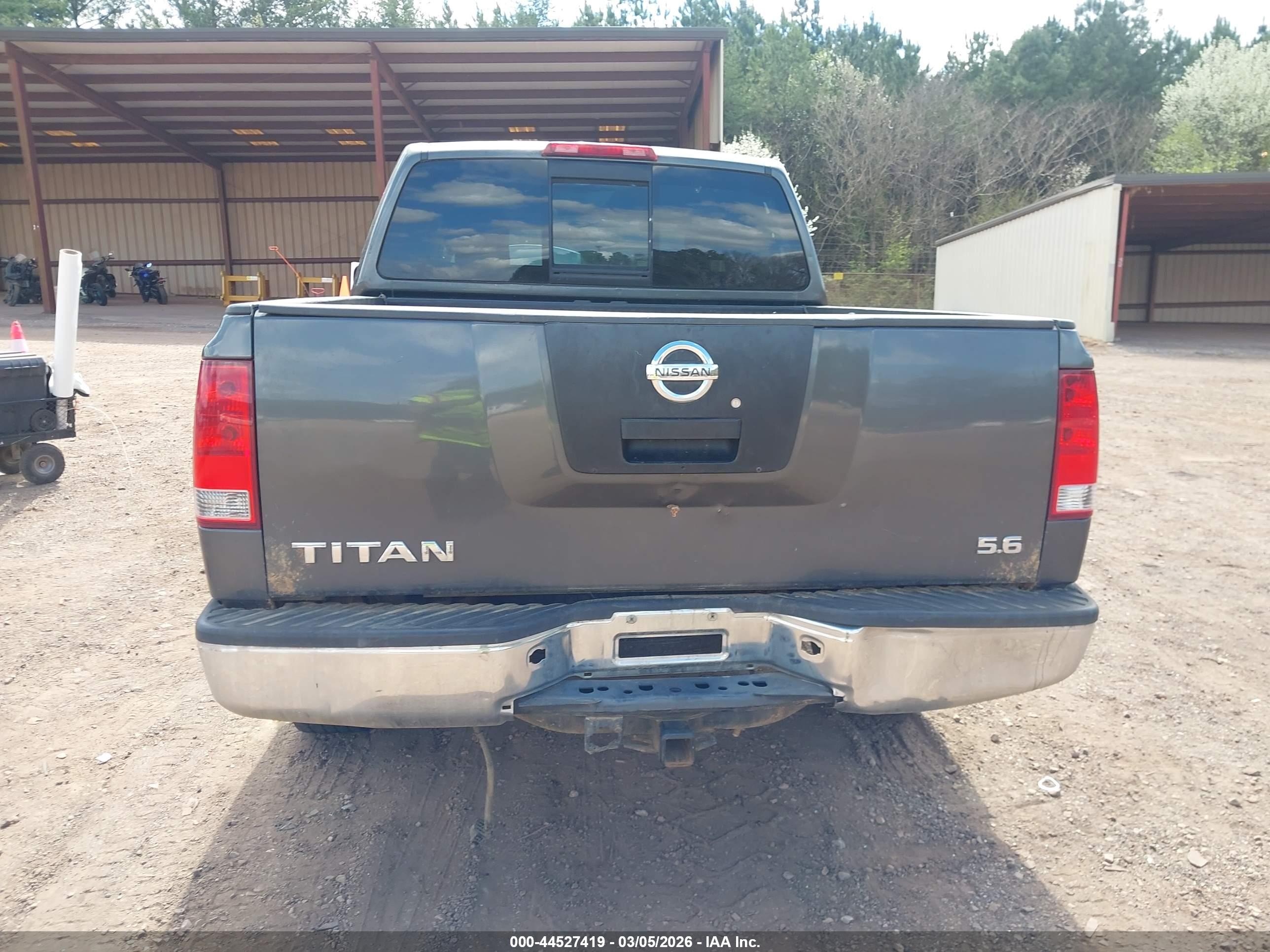 NISSAN TITAN image 6