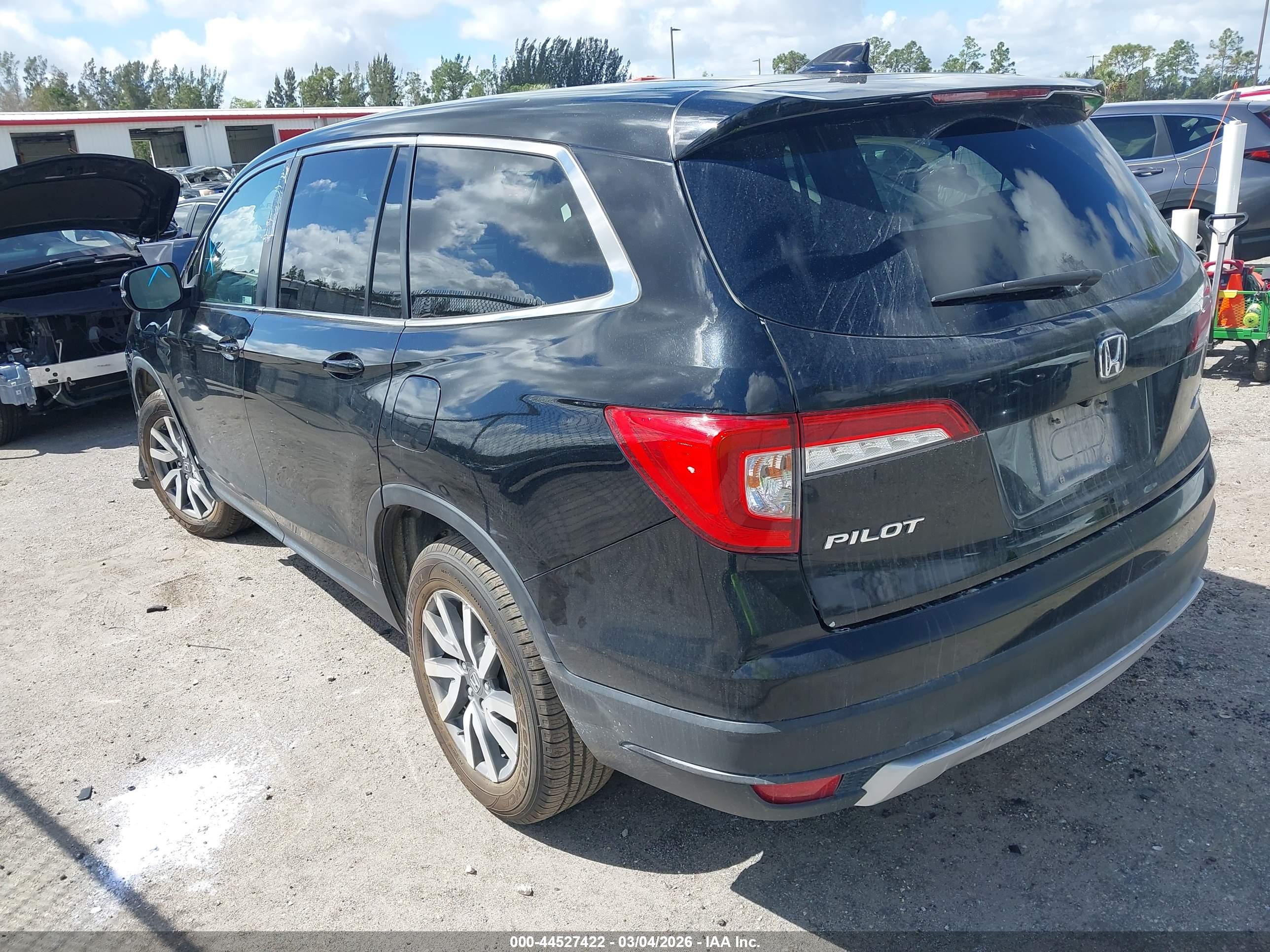 HONDA PILOT image 3