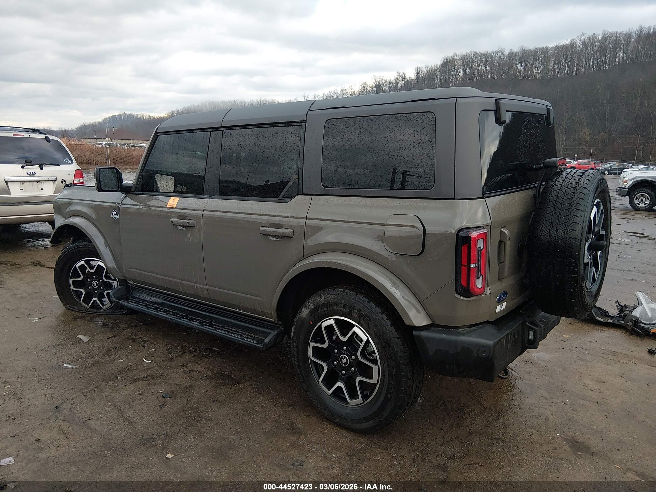 FORD BRONCO image 3