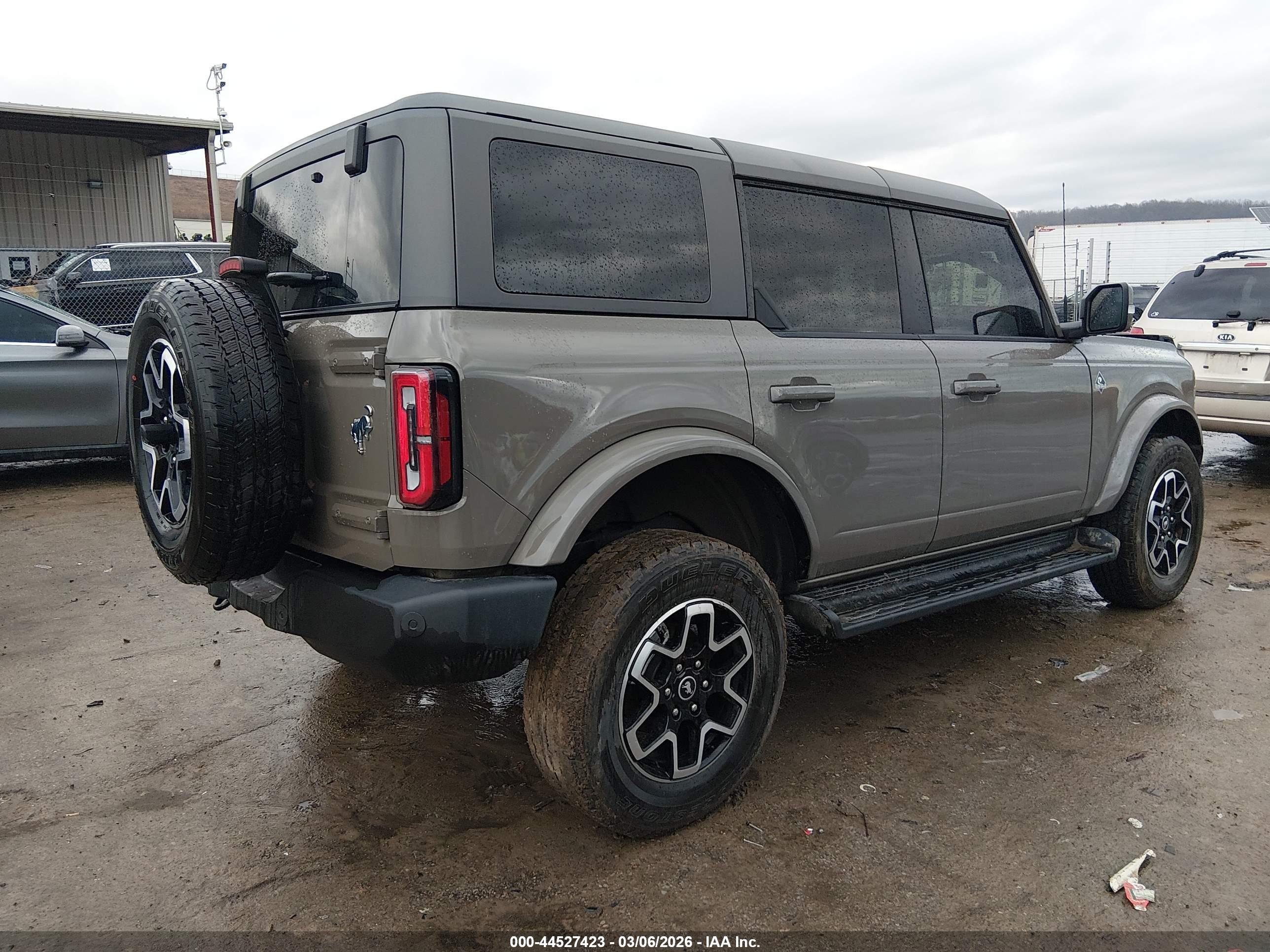FORD BRONCO image 4