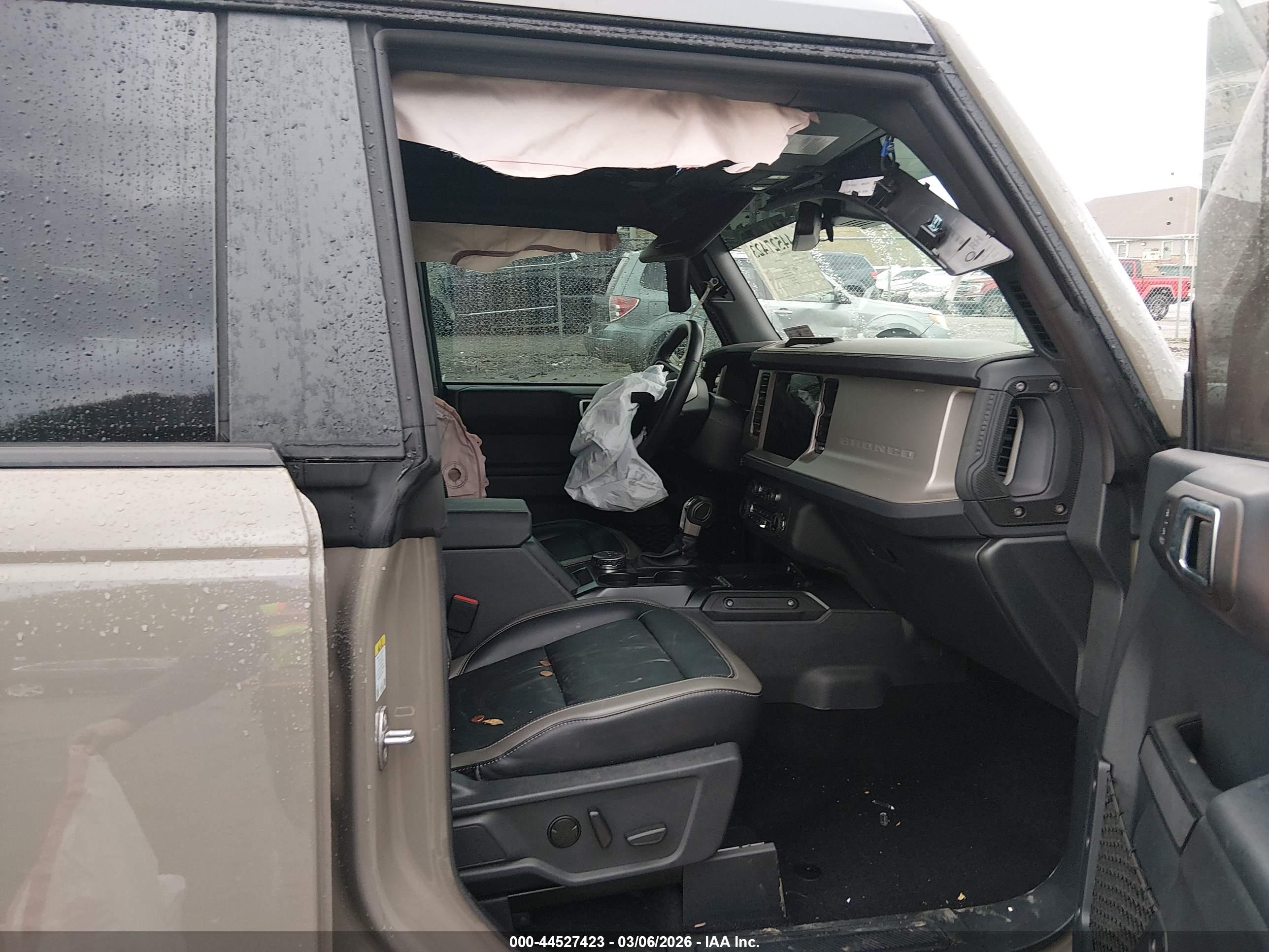 FORD BRONCO image 5