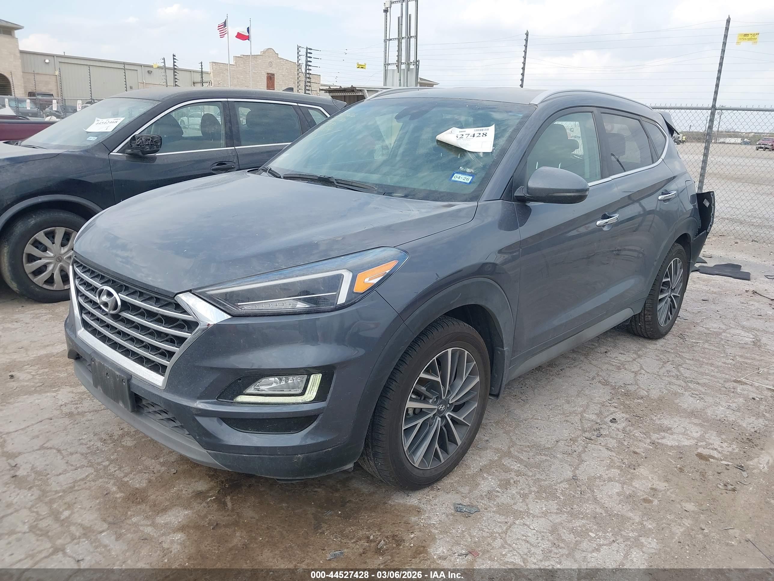 HYUNDAI TUCSON image 2