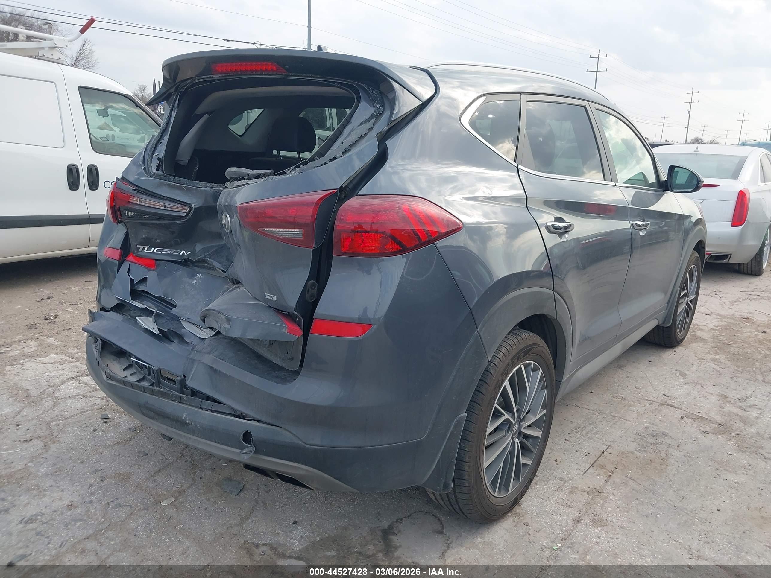 HYUNDAI TUCSON image 4