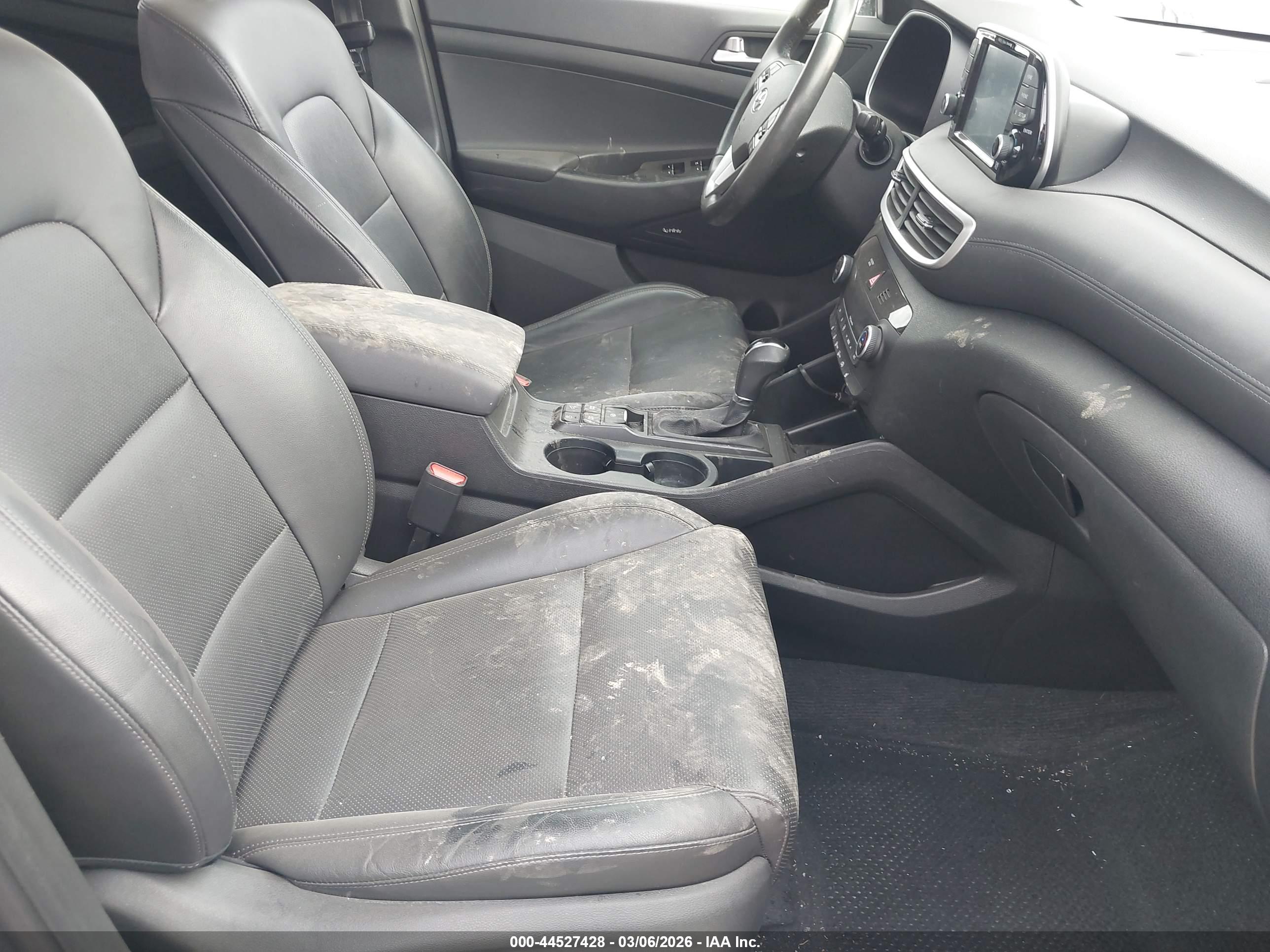 HYUNDAI TUCSON image 5