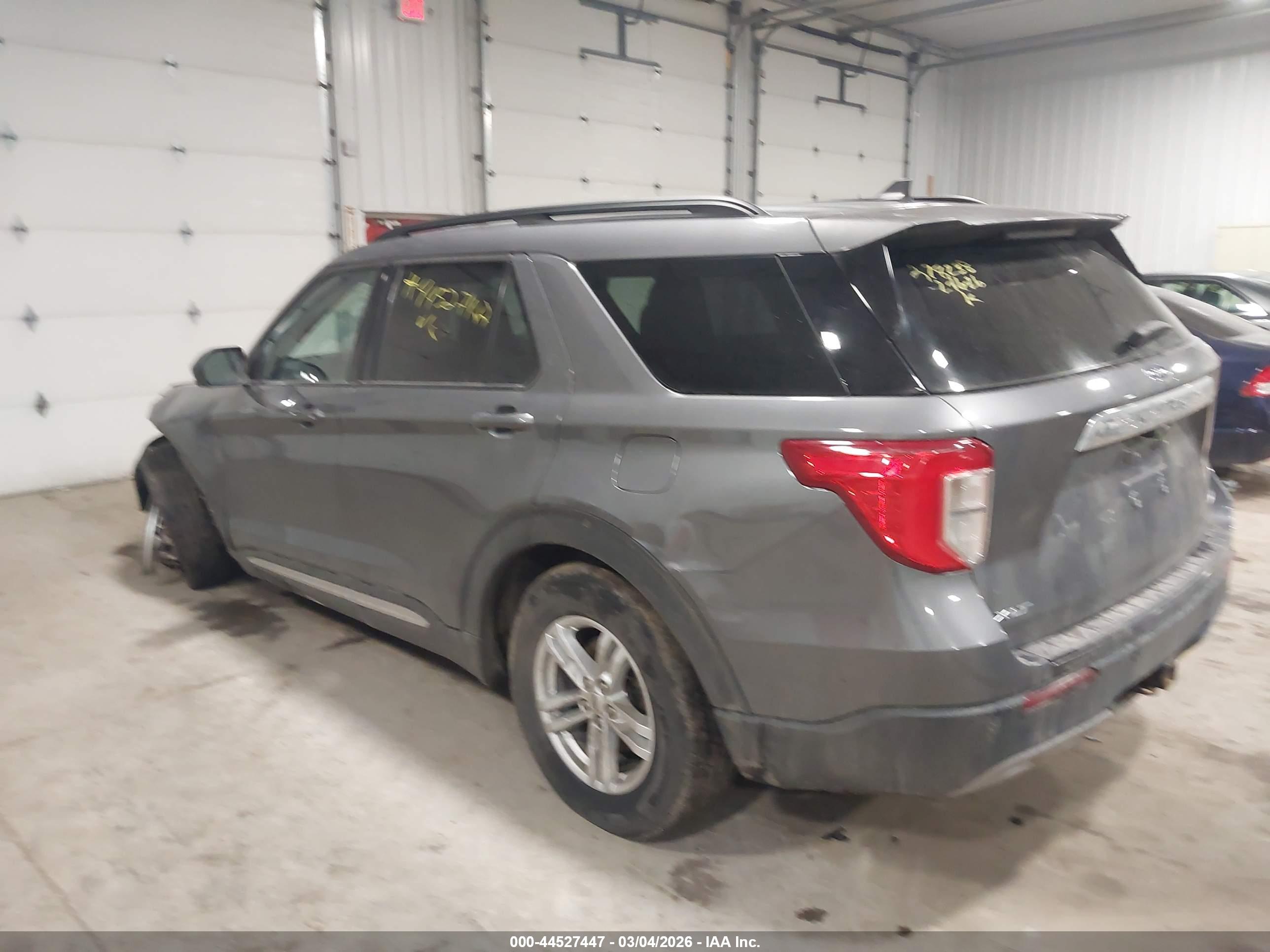 FORD EXPLORER image 3