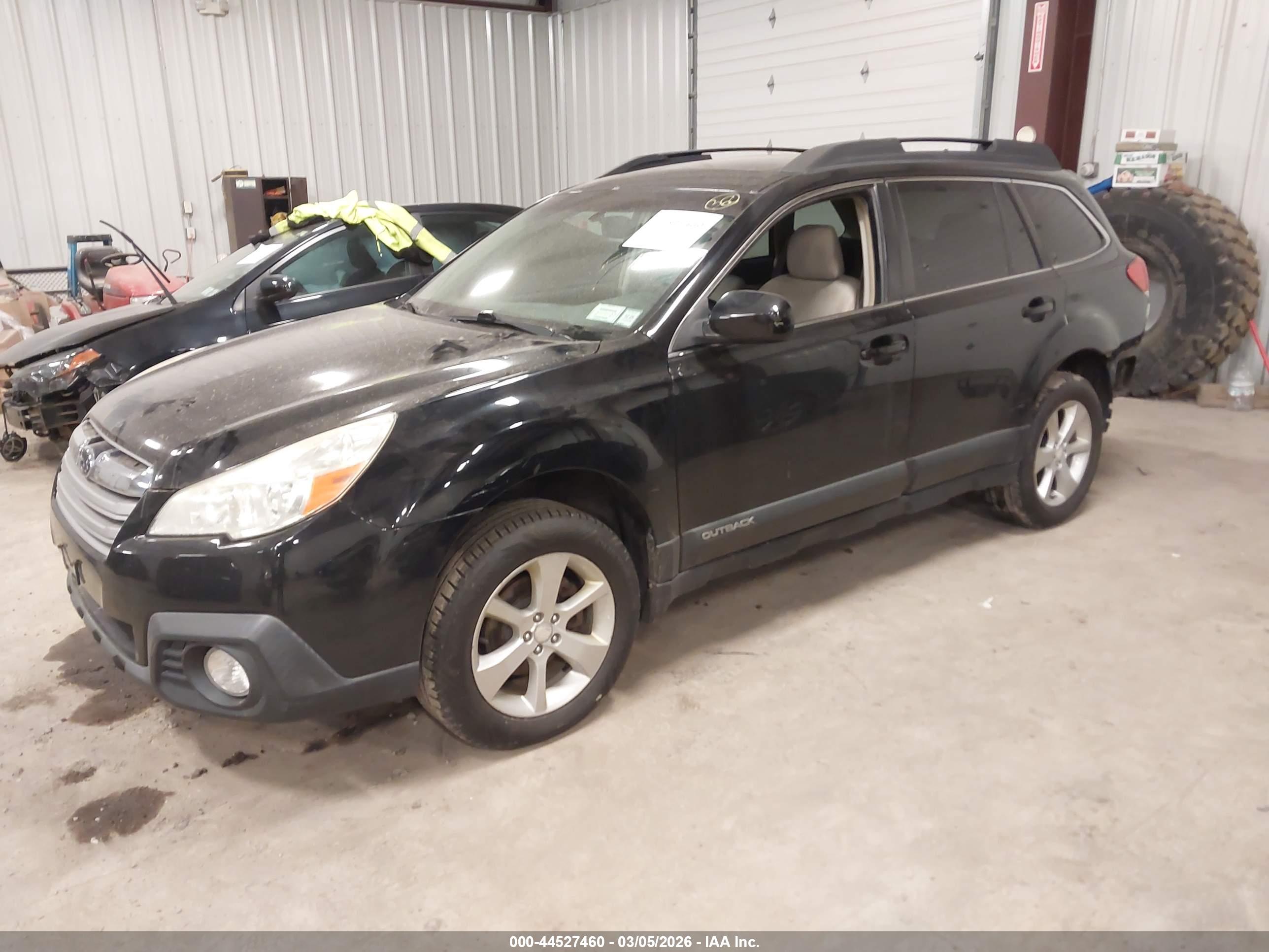 SUBARU OUTBACK image 2