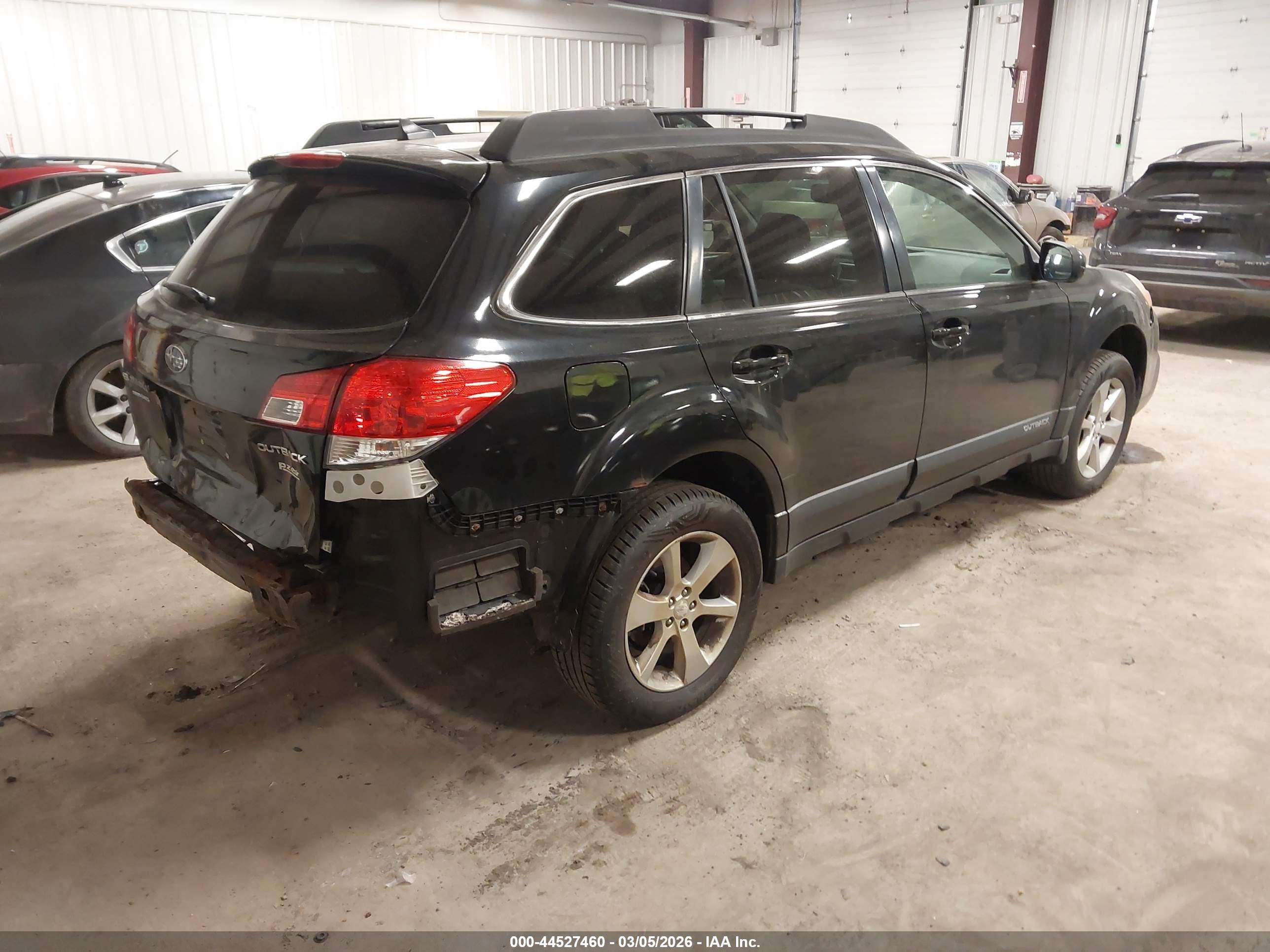 SUBARU OUTBACK image 4