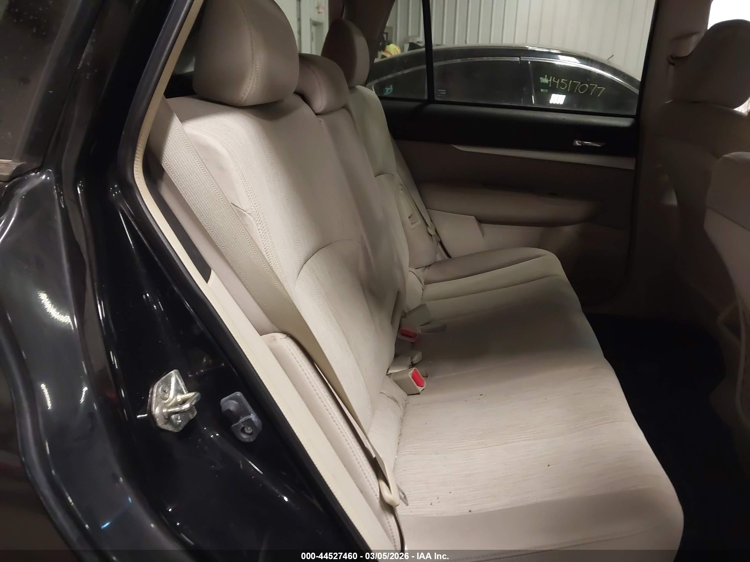 SUBARU OUTBACK image 8