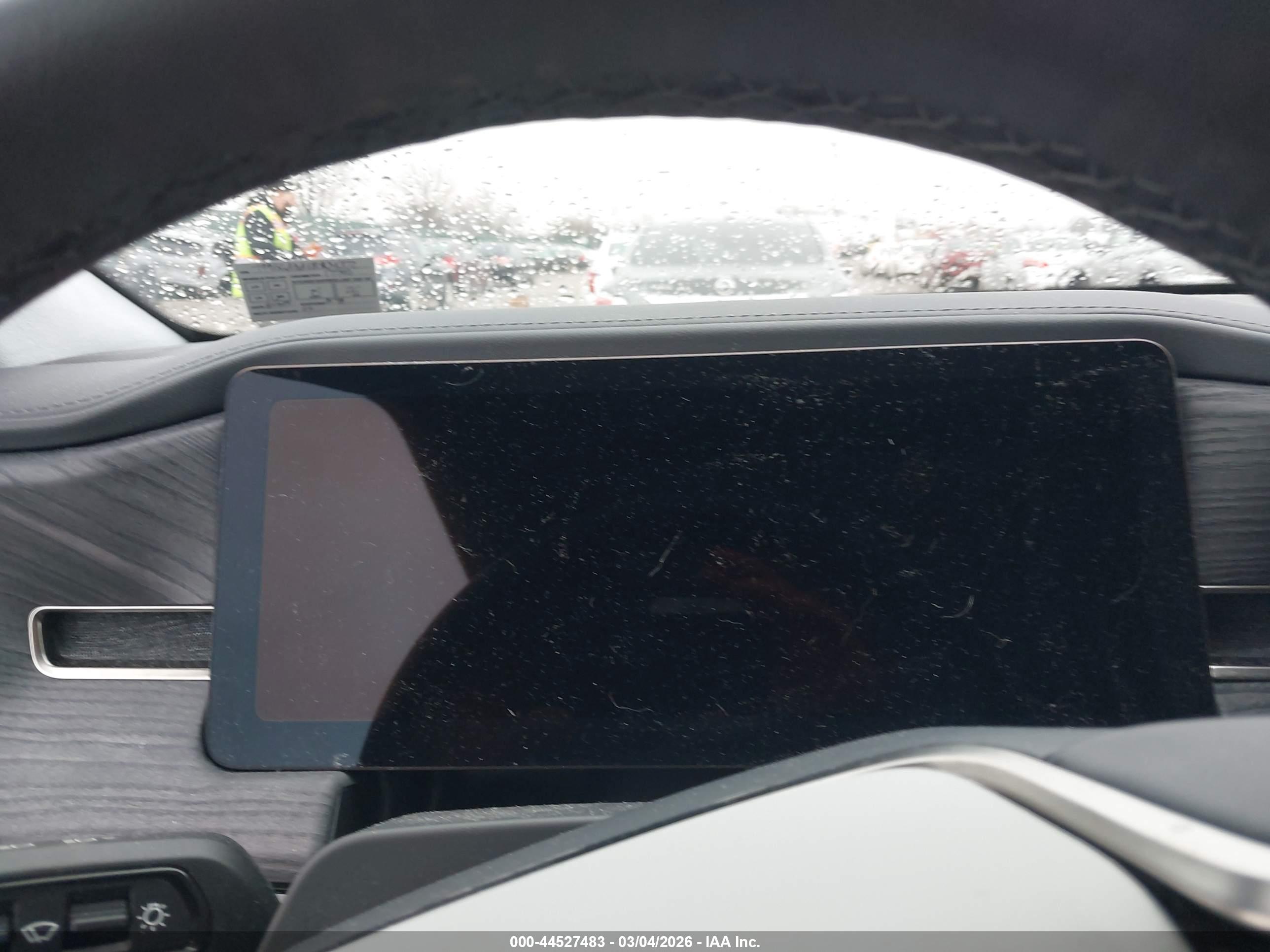 RIVIAN R1S image 7