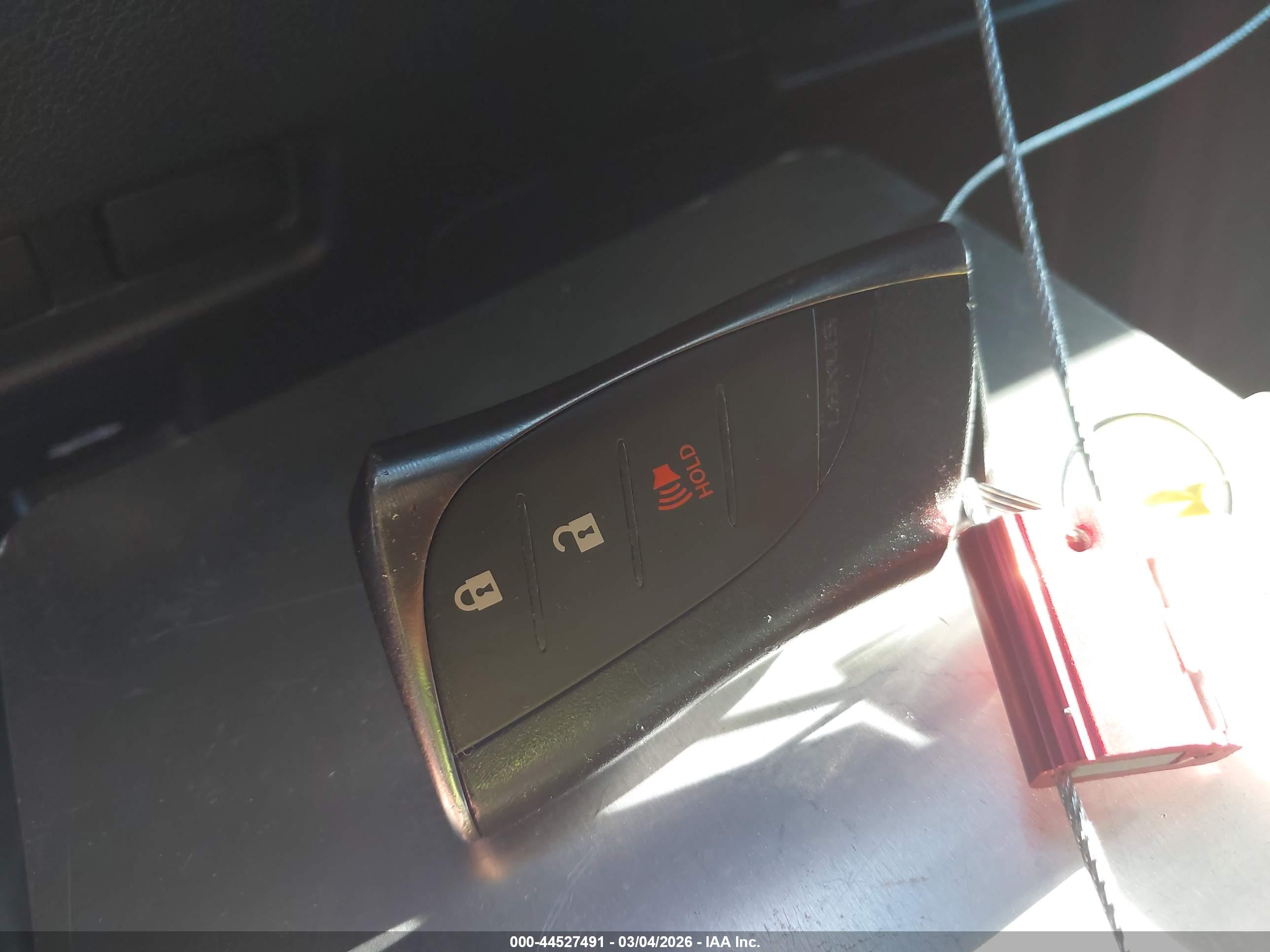 LEXUS UX image 11