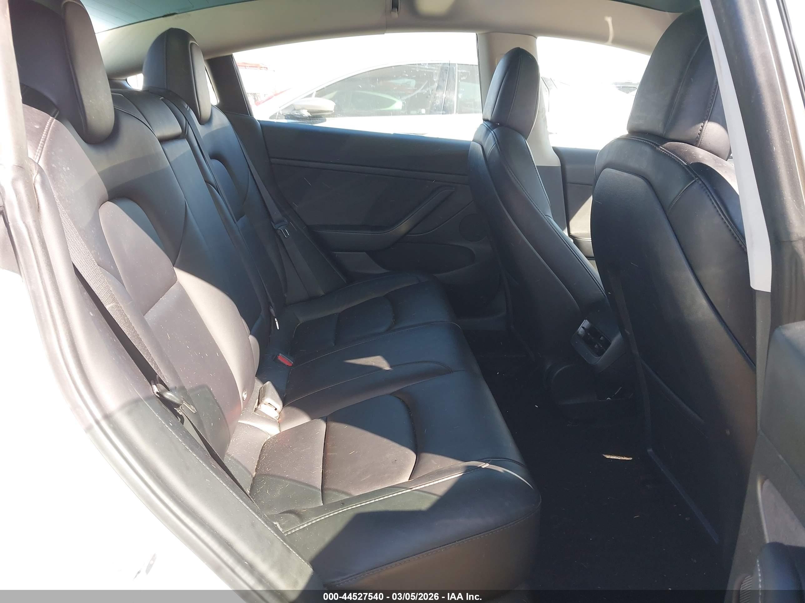 TESLA MODEL image 8