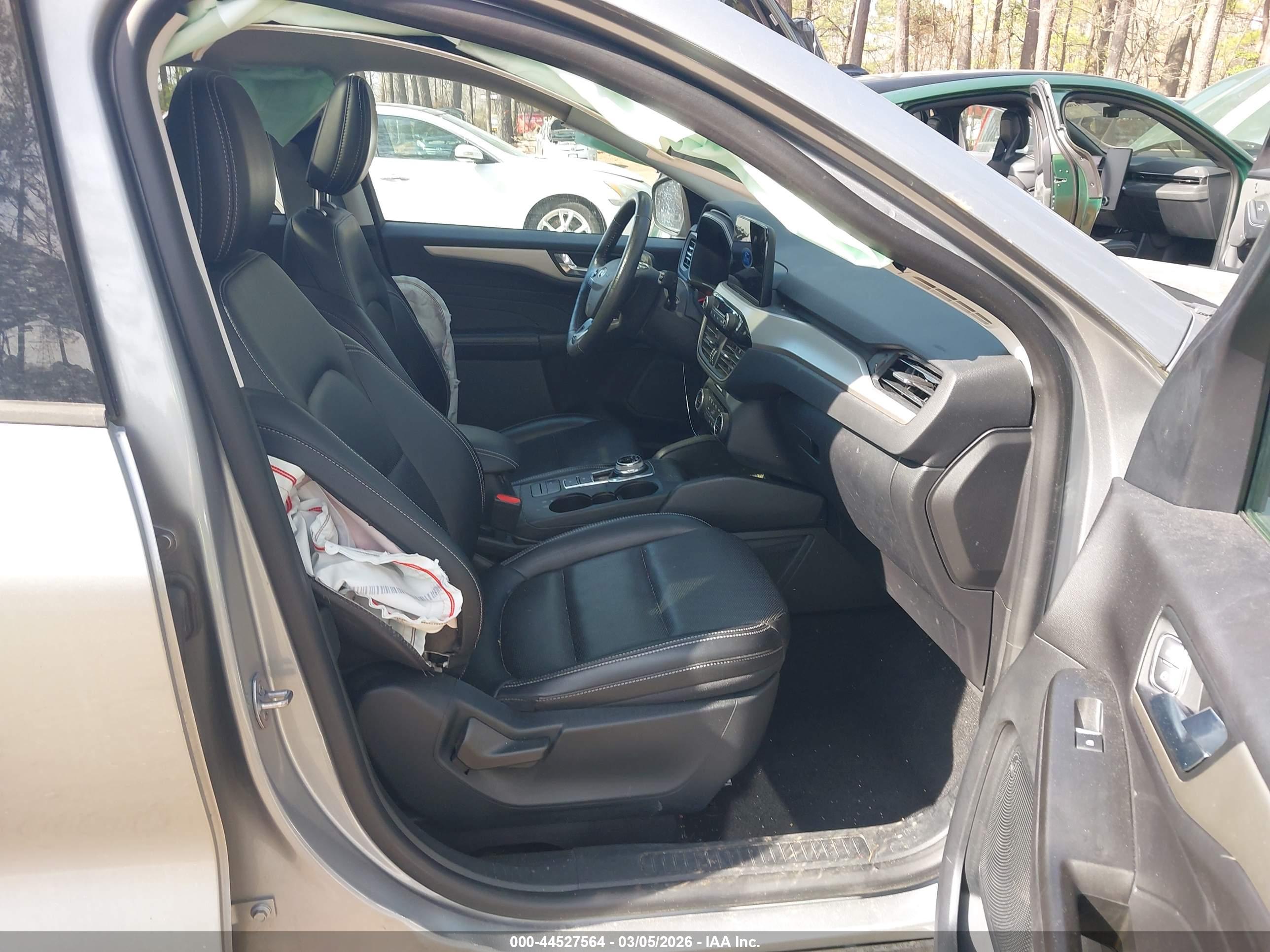 FORD ESCAPE image 5