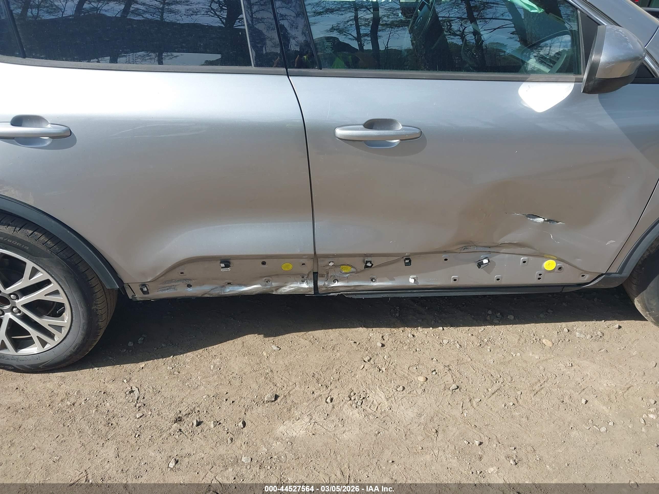 FORD ESCAPE image 6