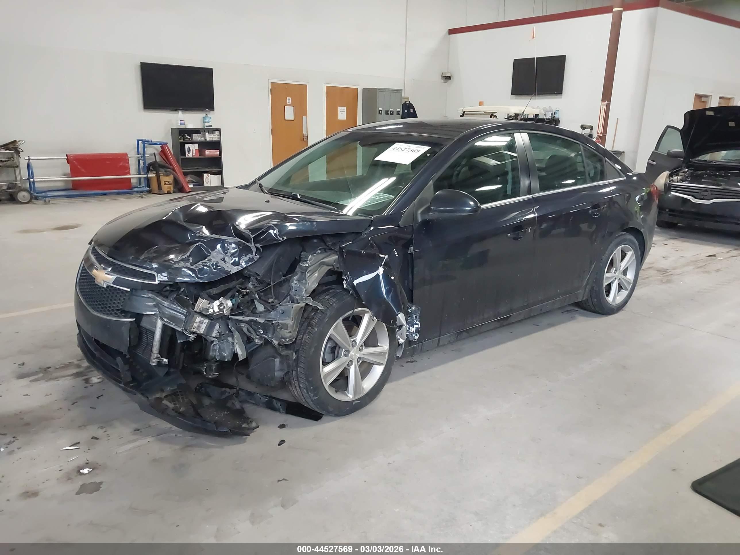 CHEVROLET CRUZE image 2