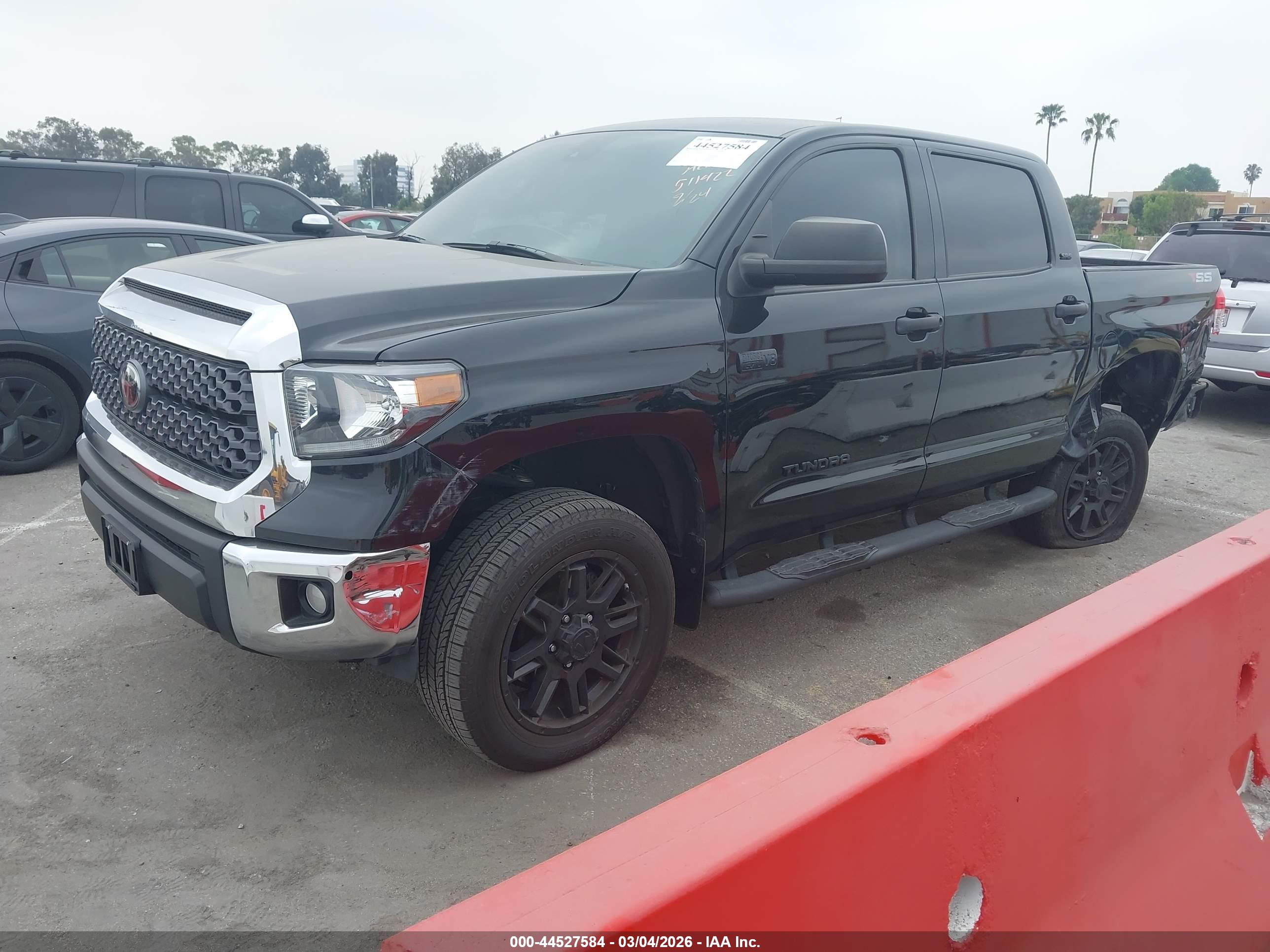 TOYOTA TUNDRA image 2