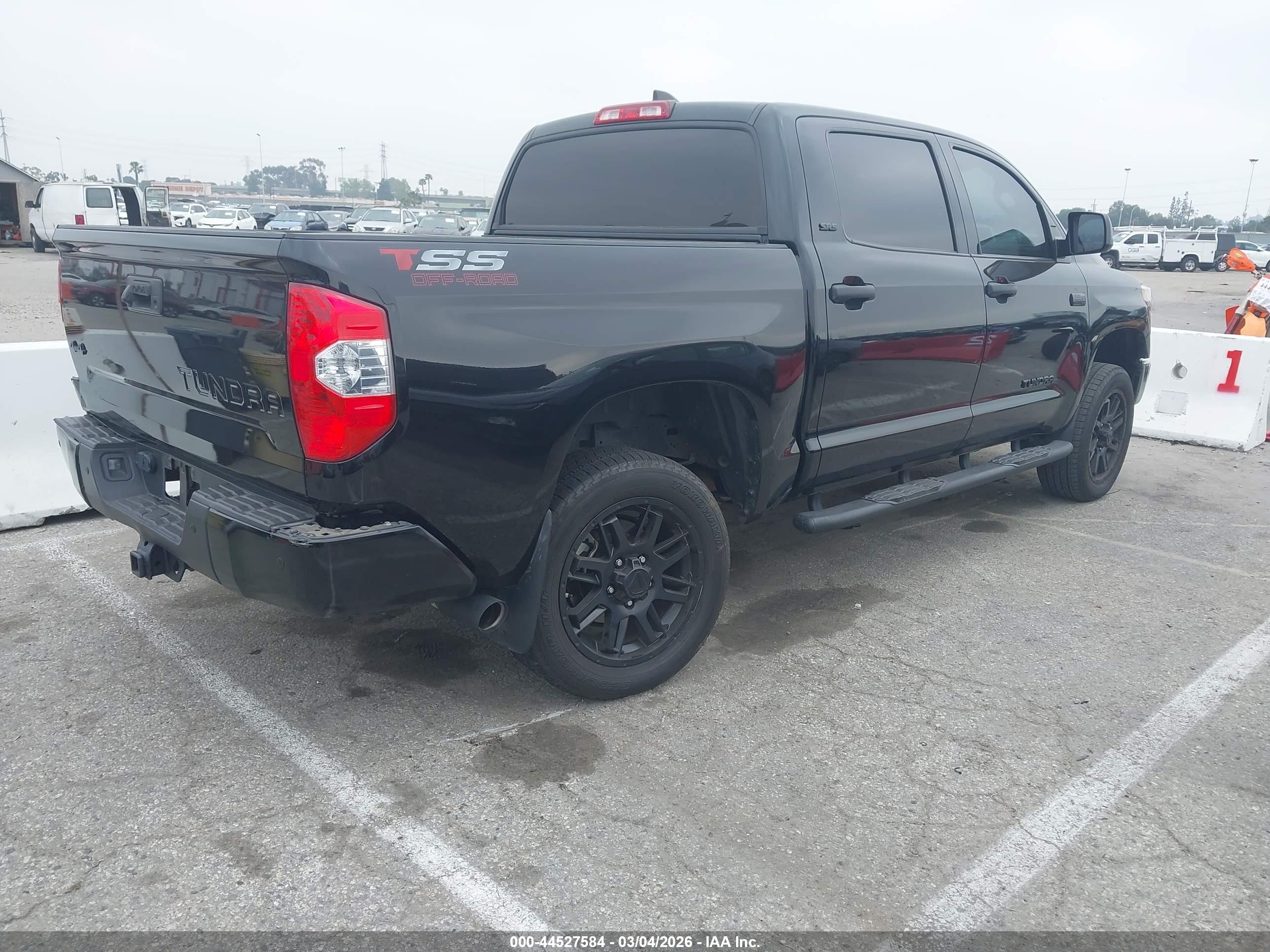 TOYOTA TUNDRA image 4