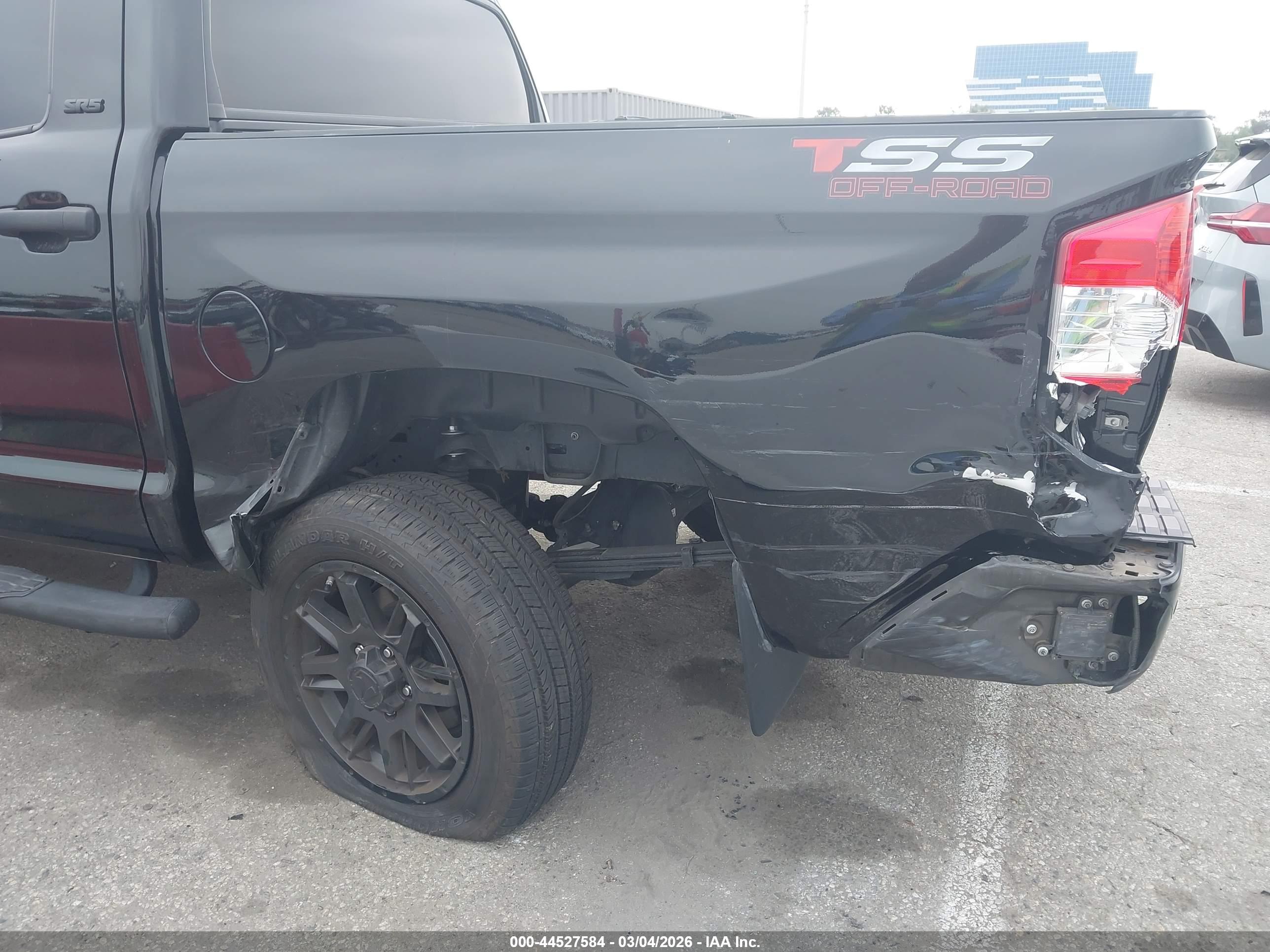 TOYOTA TUNDRA image 6