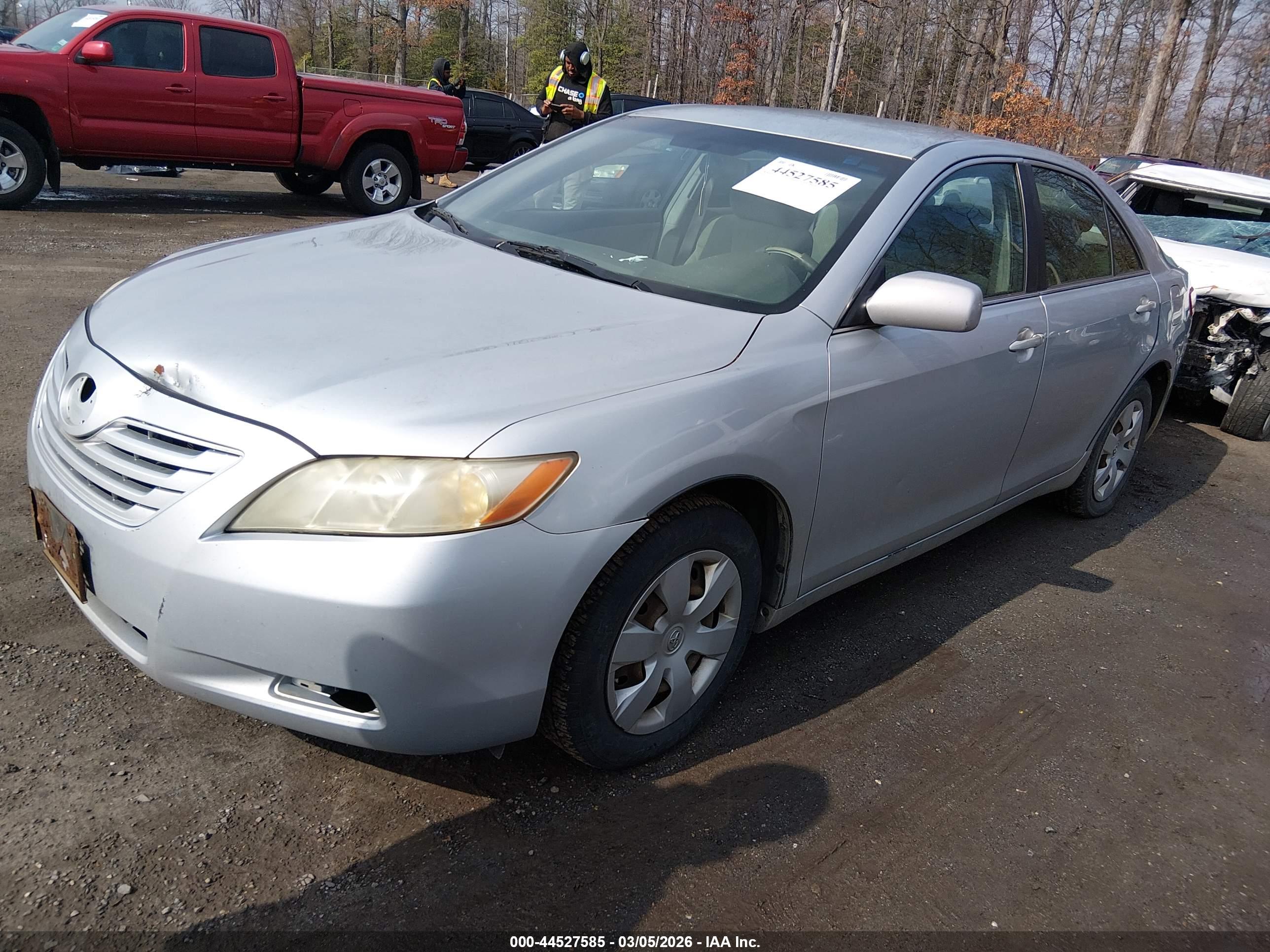 TOYOTA CAMRY image 2