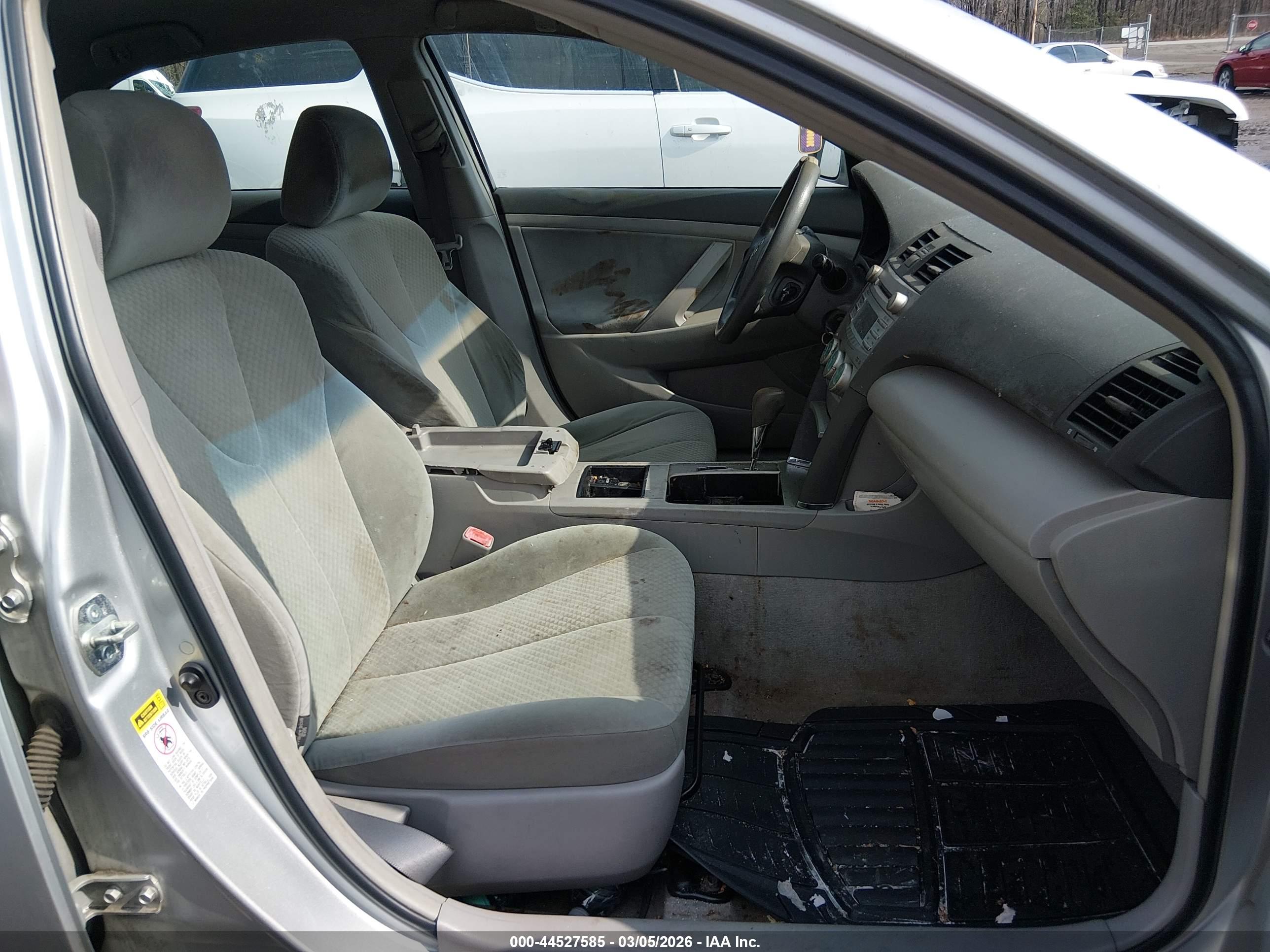 TOYOTA CAMRY image 5