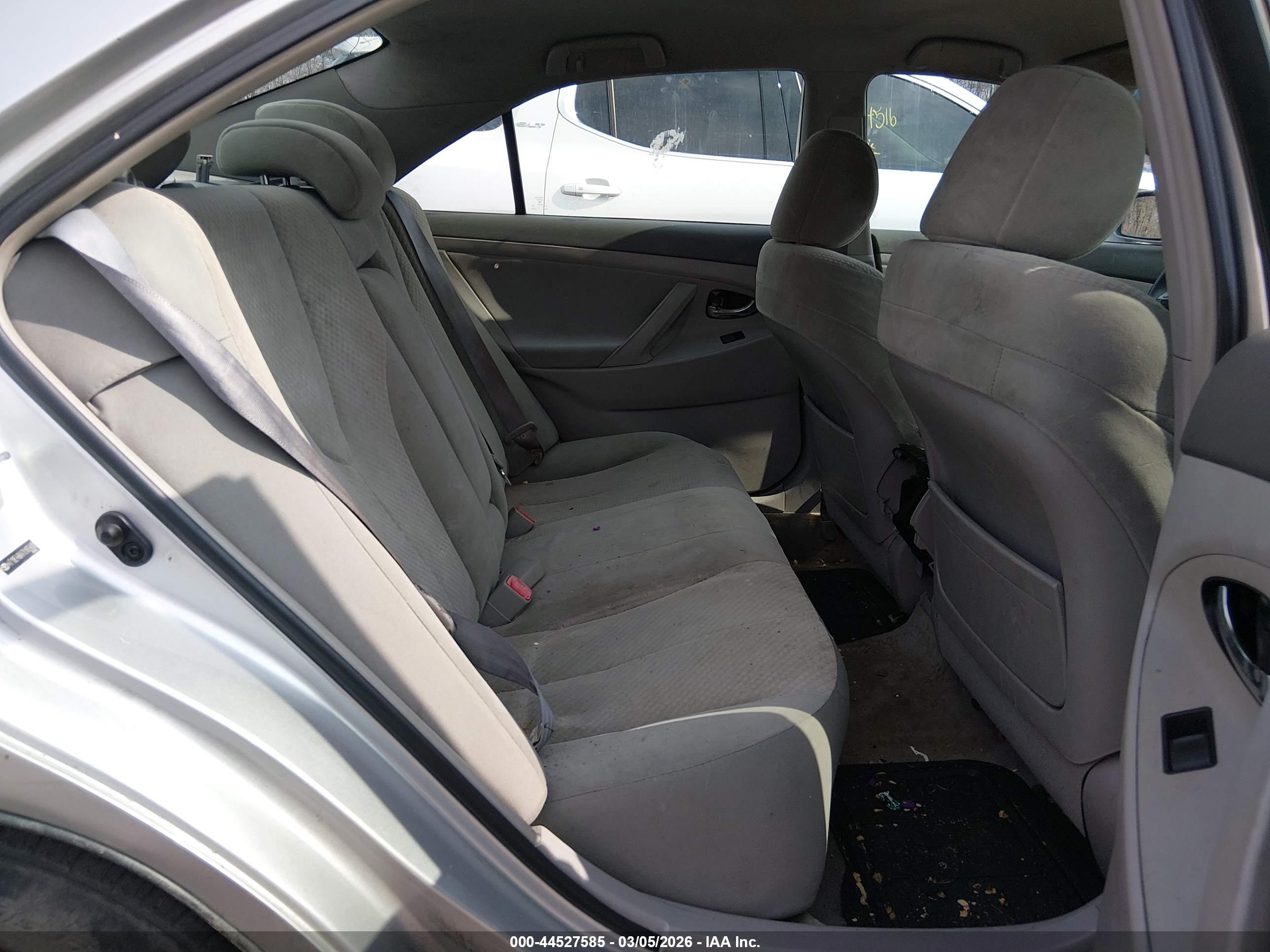 TOYOTA CAMRY image 8