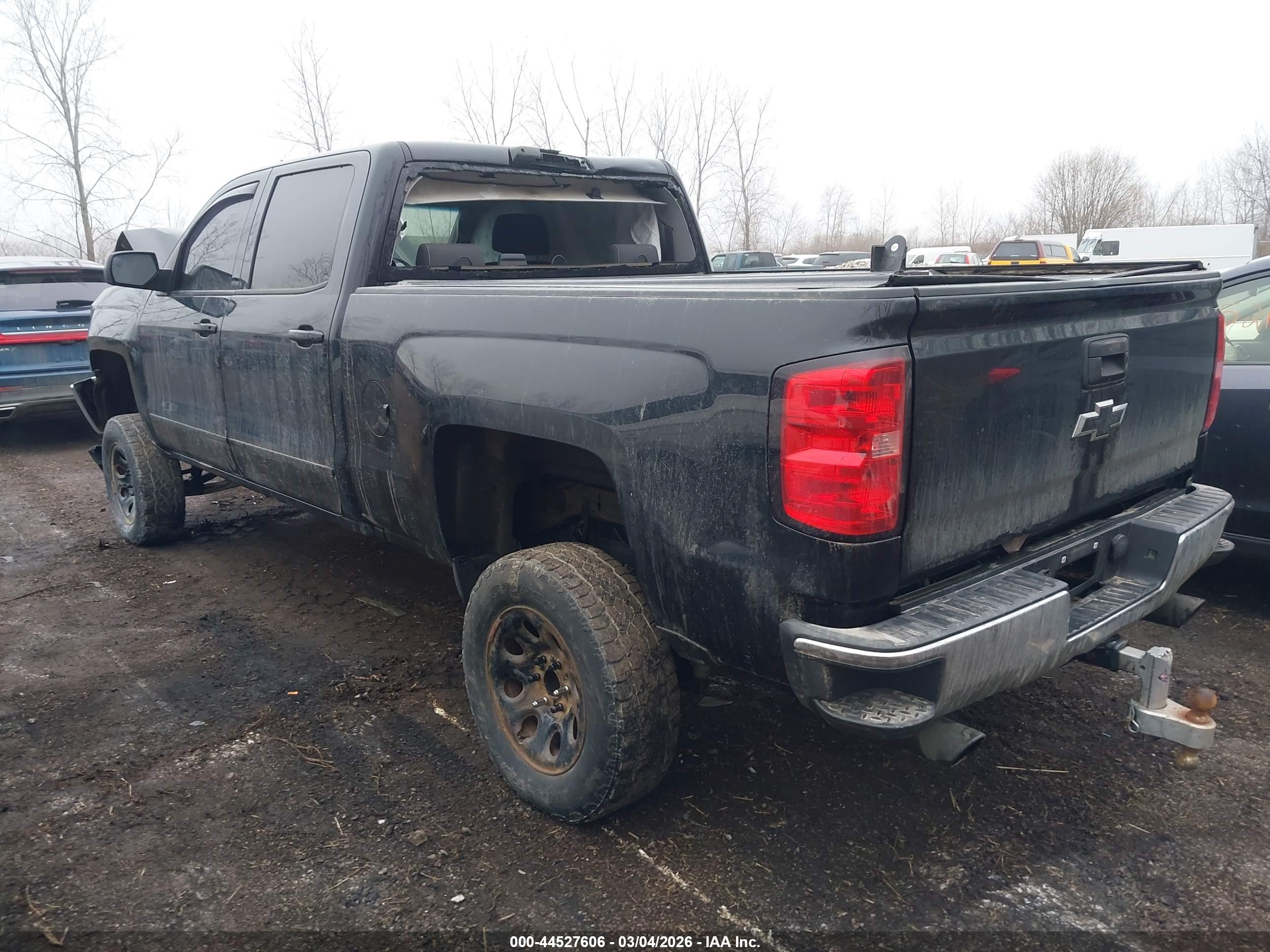 CHEVROLET SILVERADO image 3