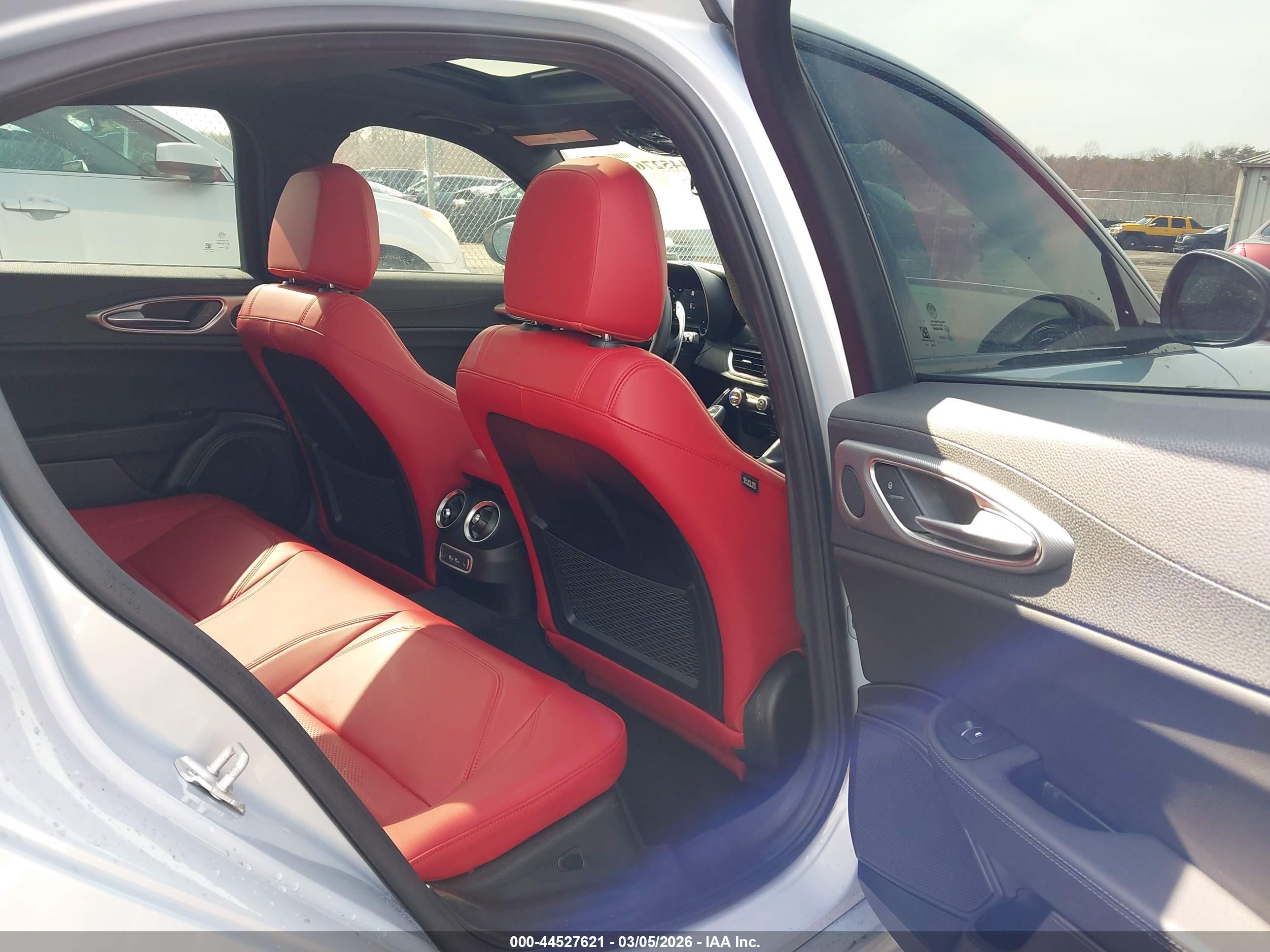 ALFA ROMEO image 8