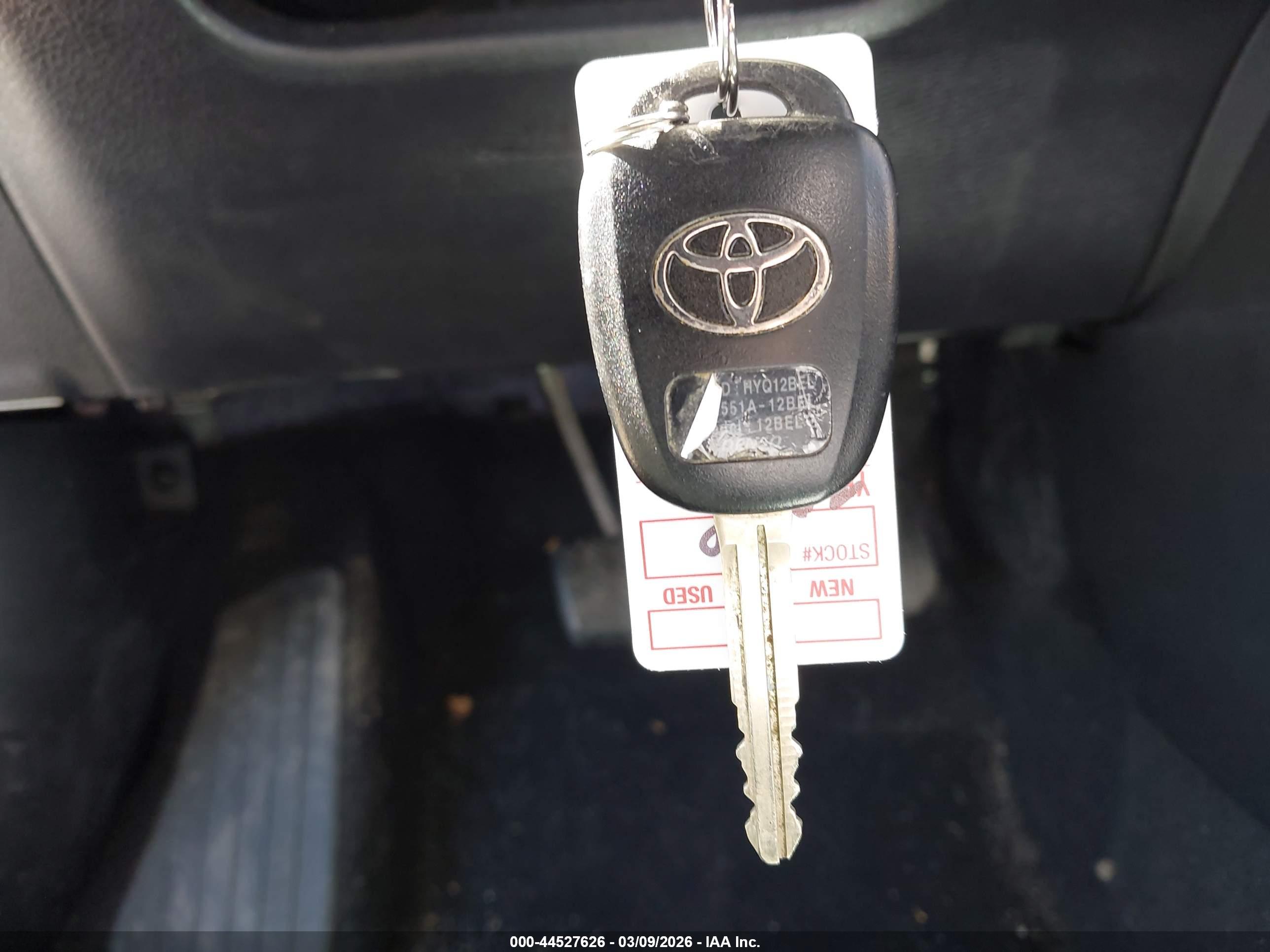TOYOTA COROLLA image 11