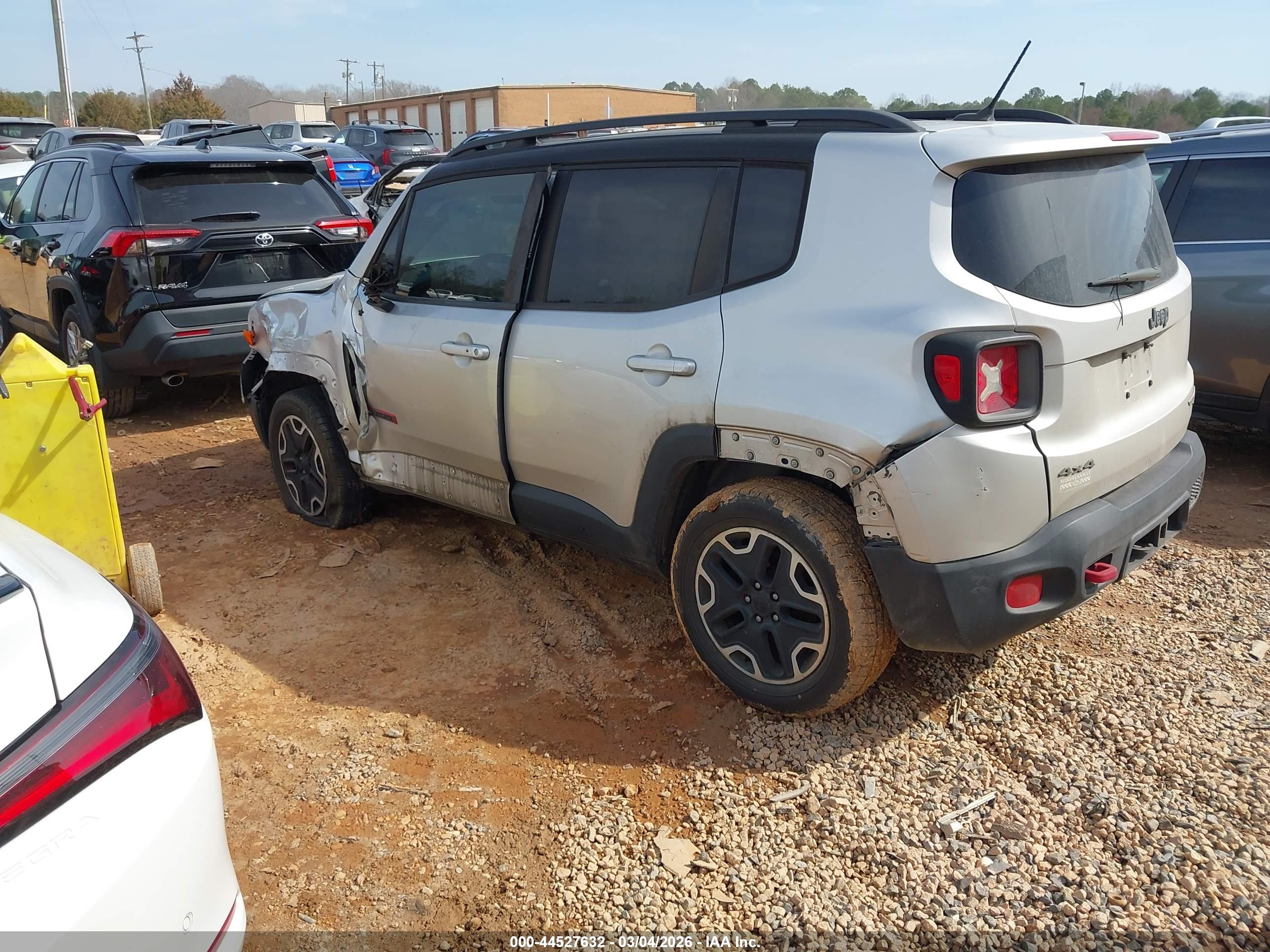 JEEP RENEGADE image 3