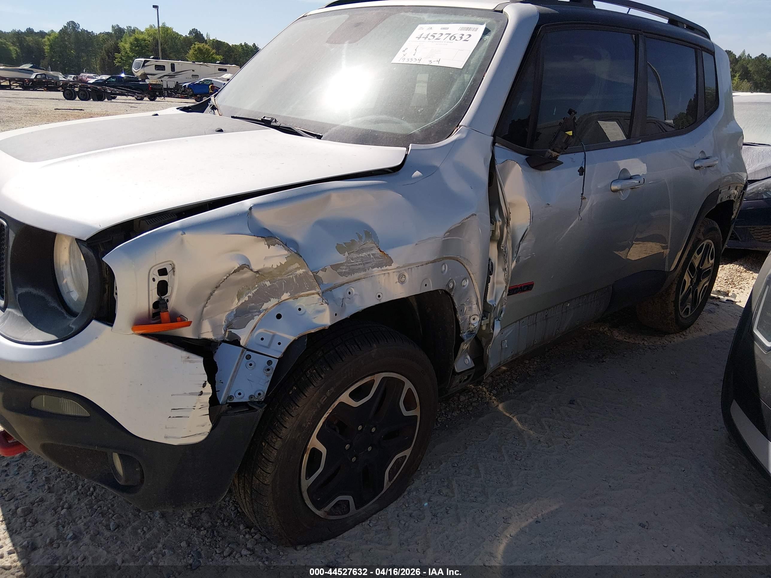 JEEP RENEGADE image 6