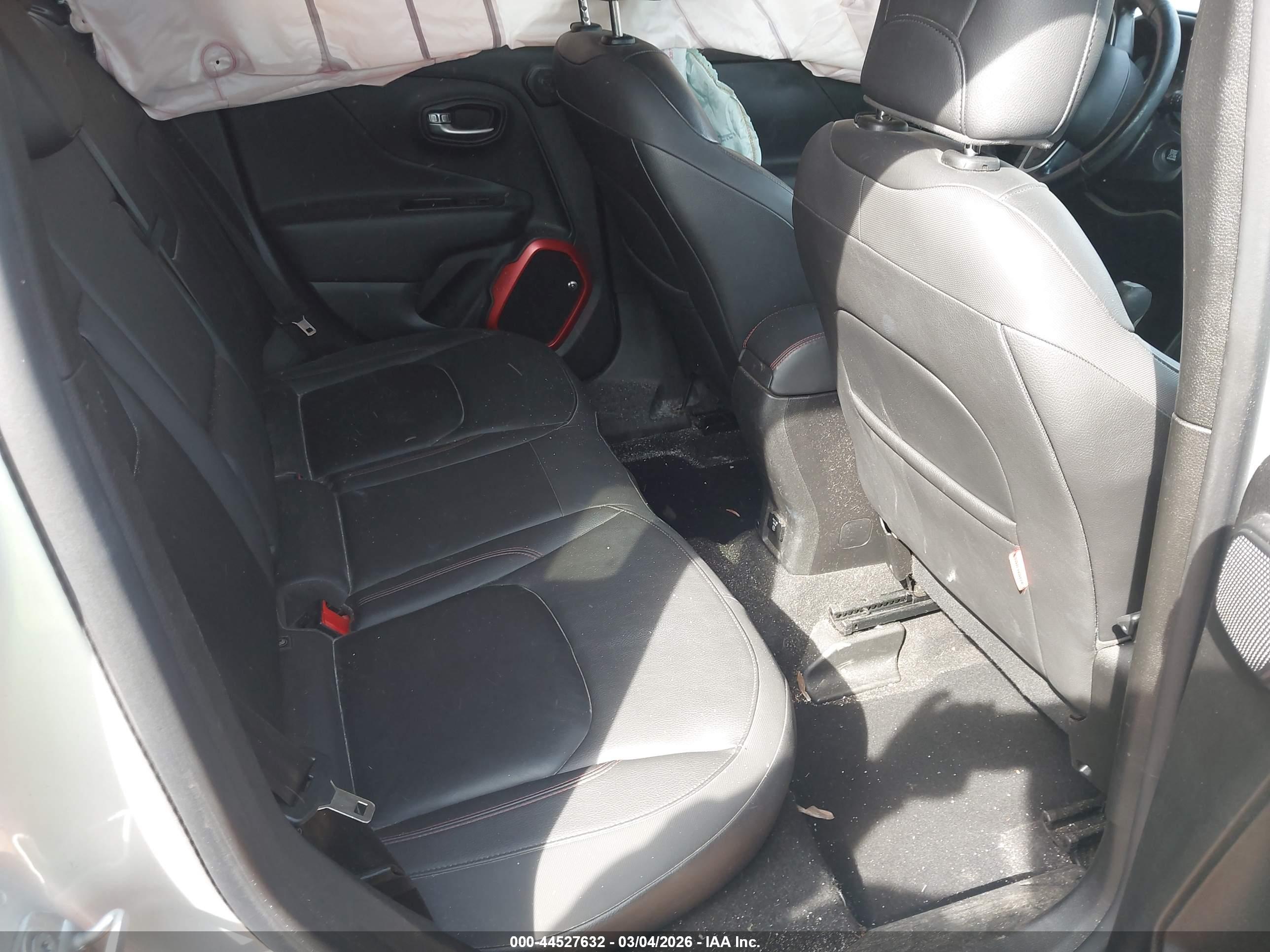 JEEP RENEGADE image 8