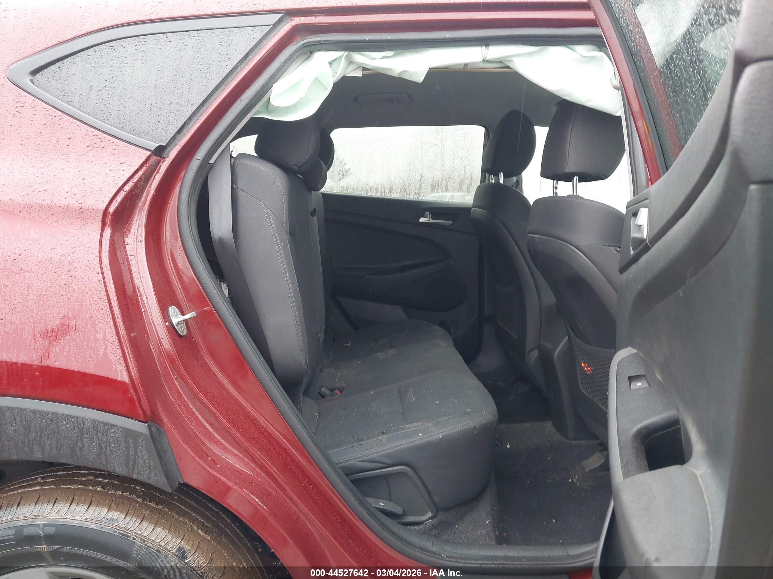 HYUNDAI TUCSON image 8