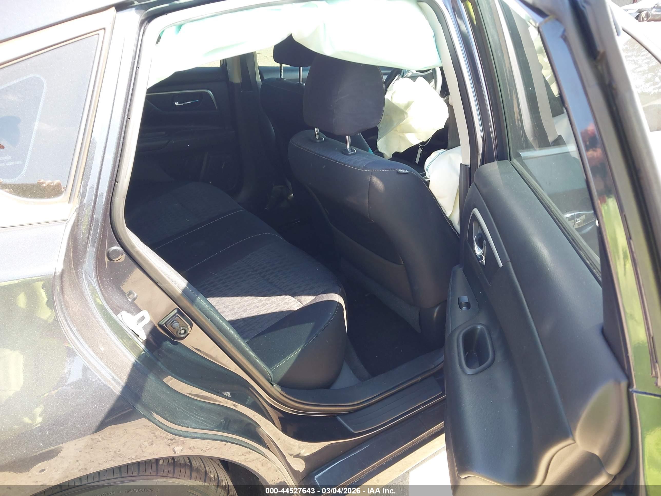 NISSAN ALTIMA image 8
