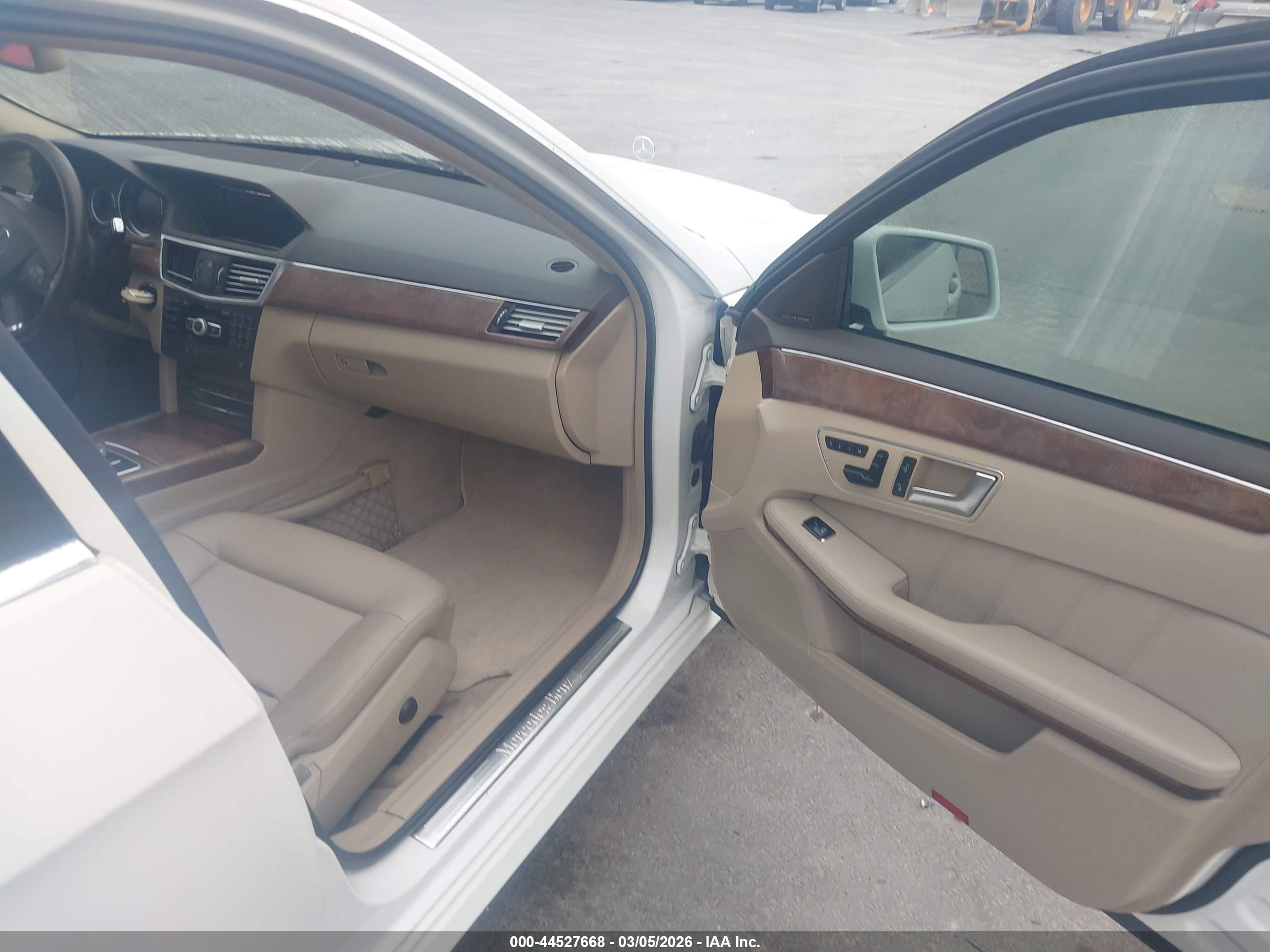 MERCEDES-BENZ E image 5