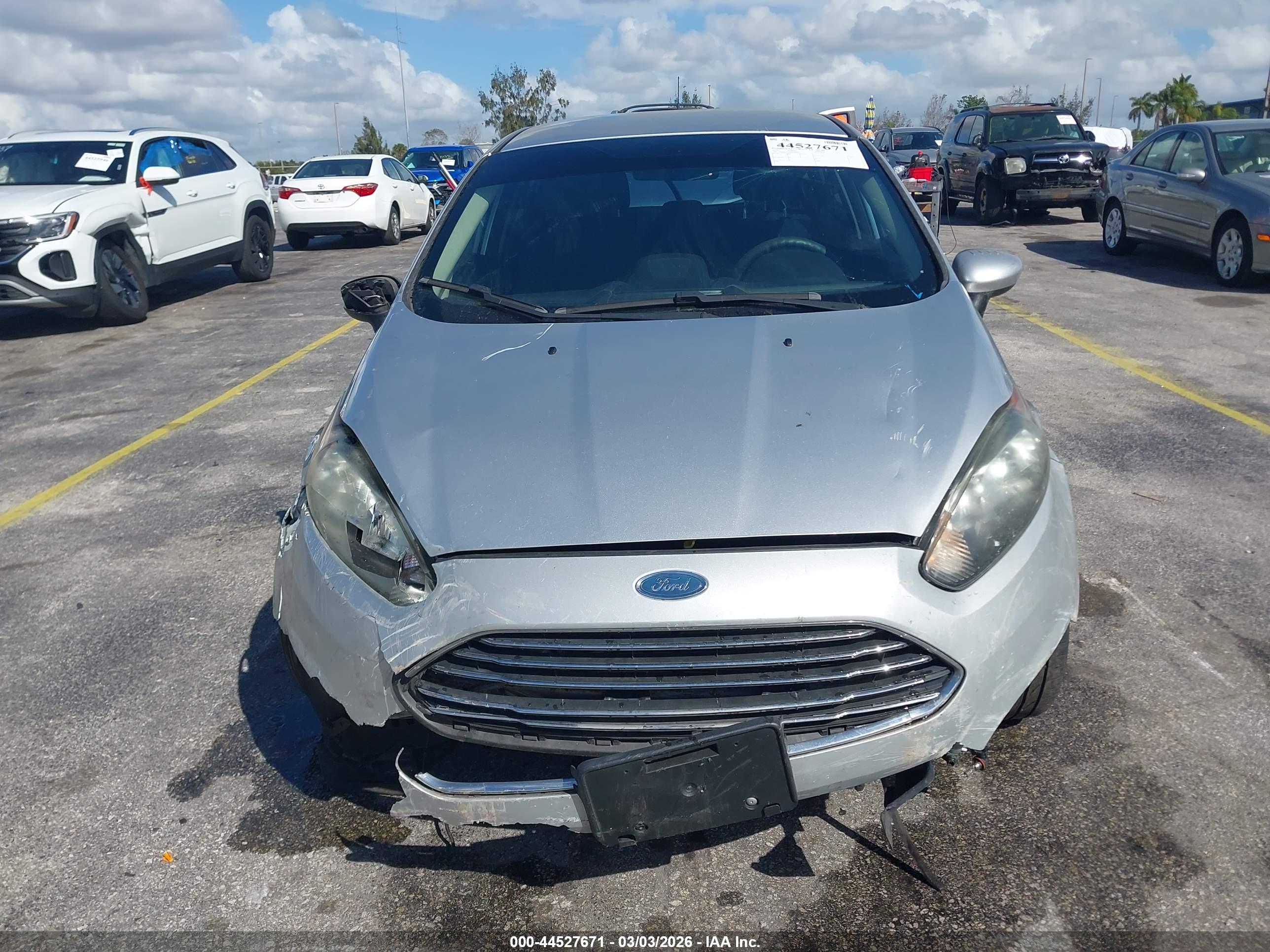 FORD FIESTA image 6