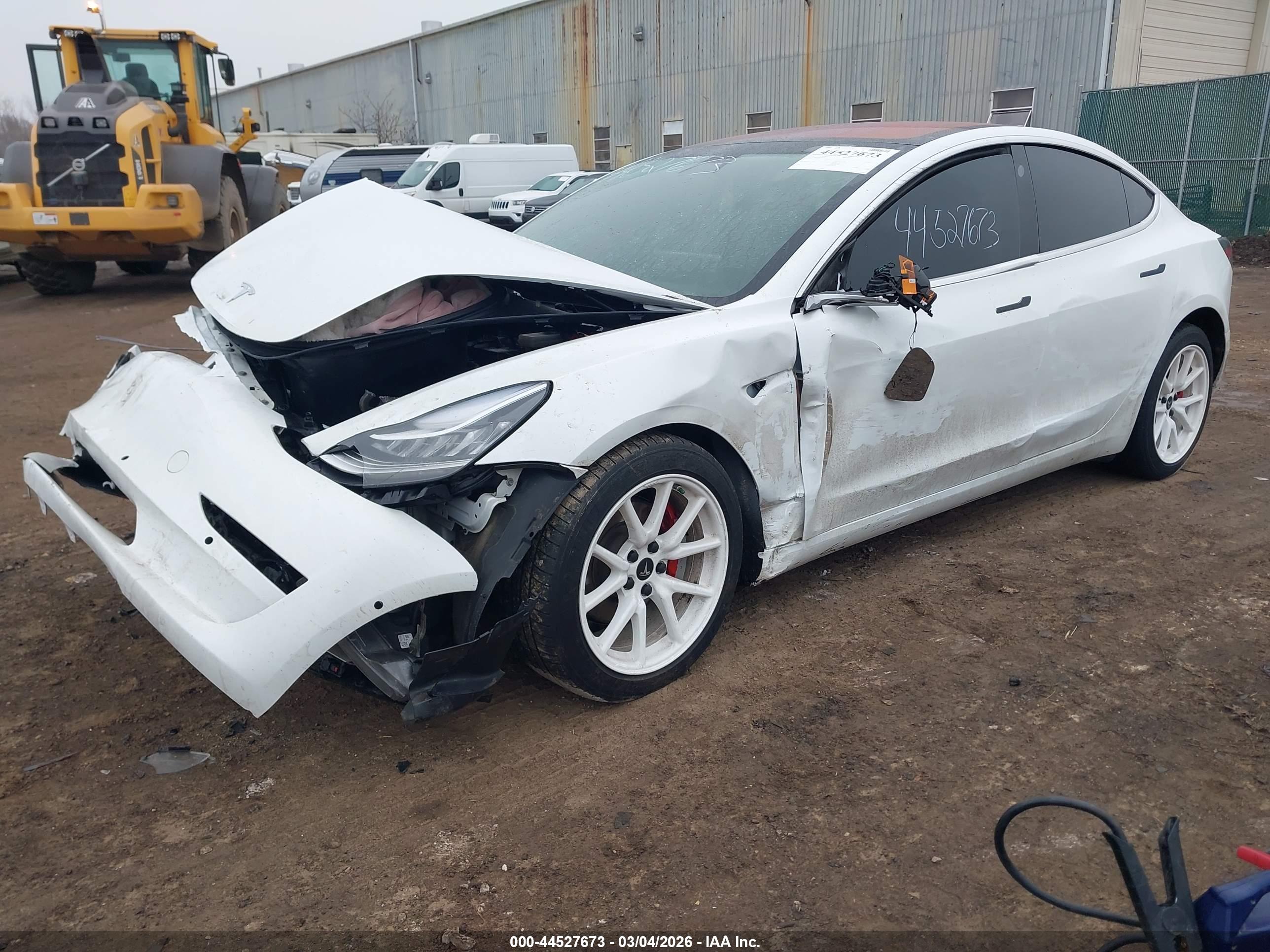 TESLA MODEL image 2