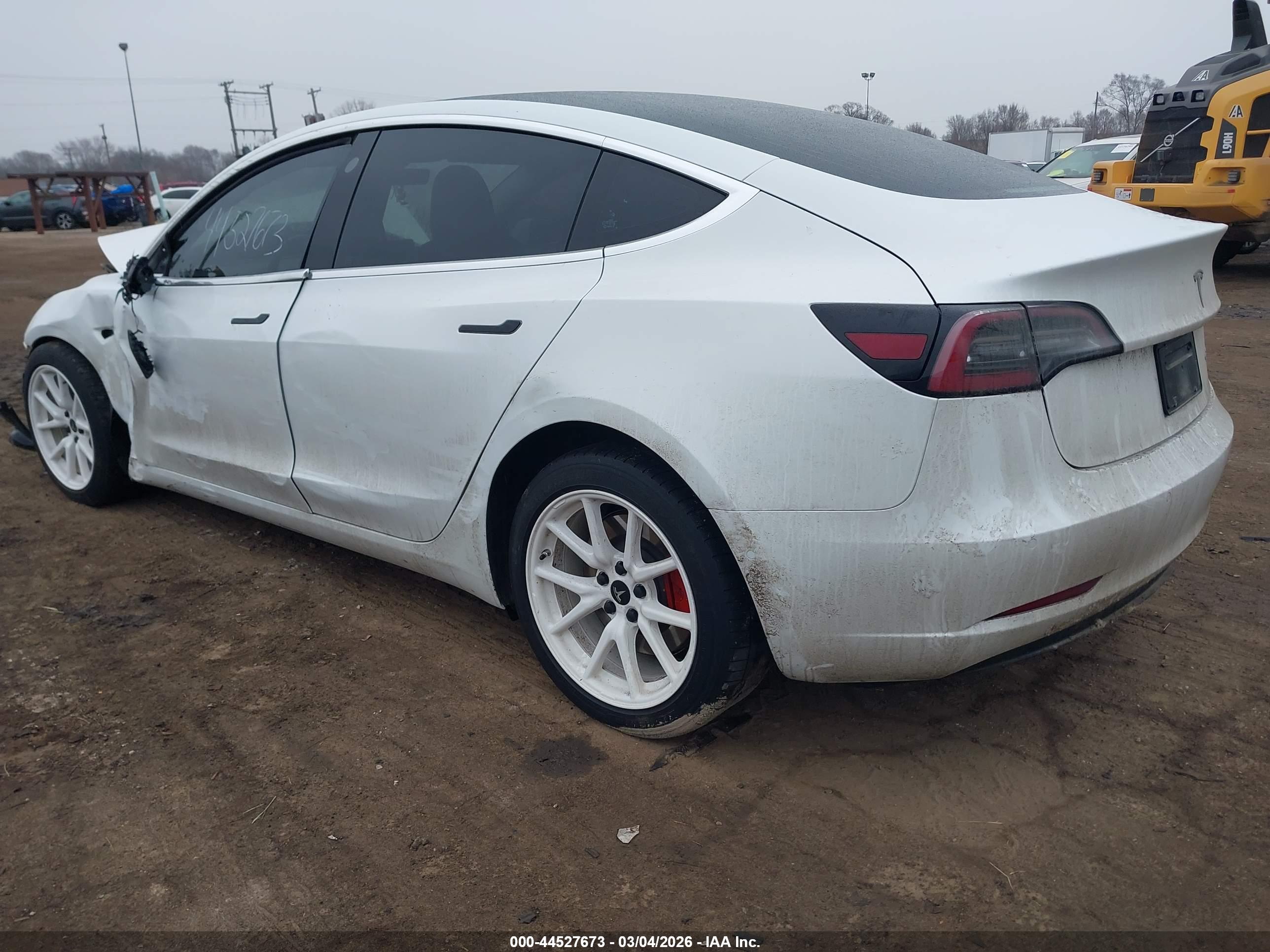 TESLA MODEL image 3