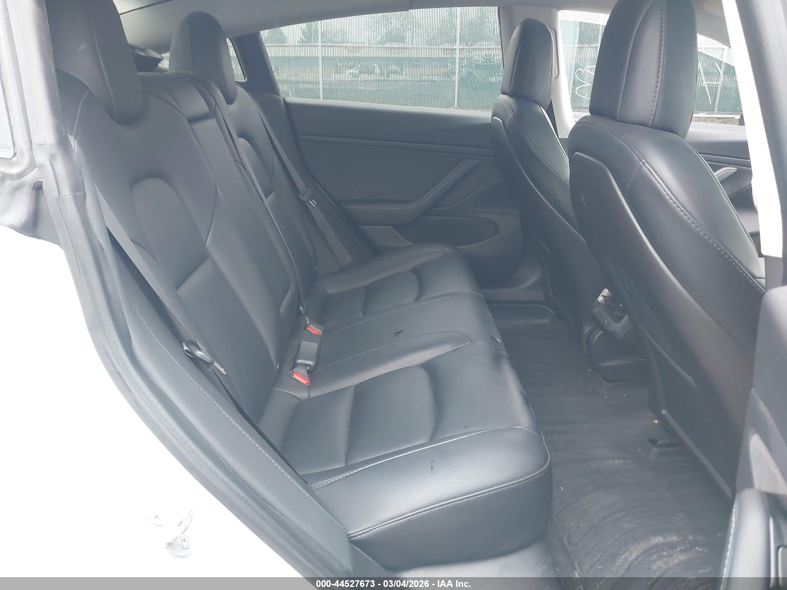 TESLA MODEL image 8