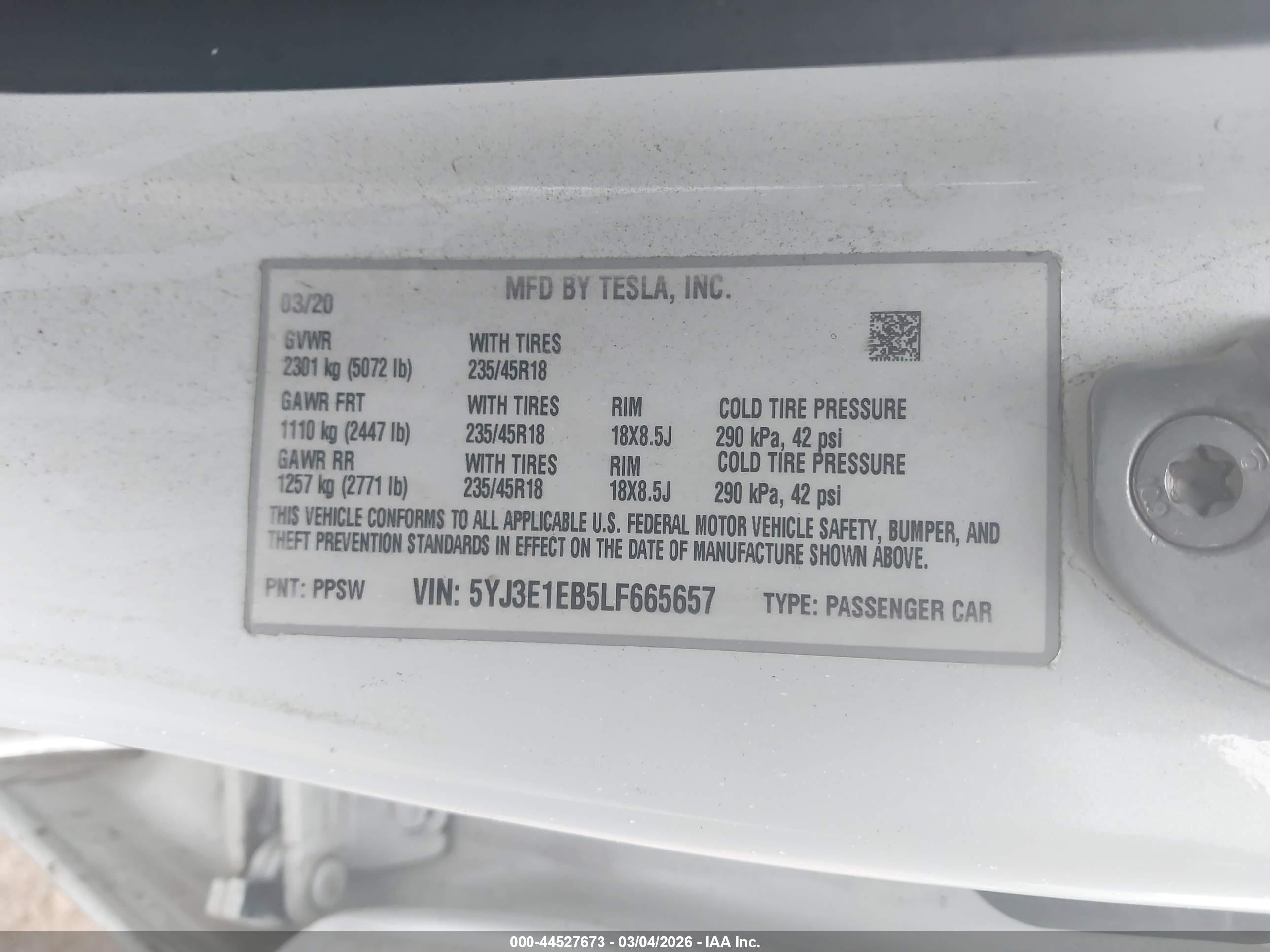 TESLA MODEL image 9
