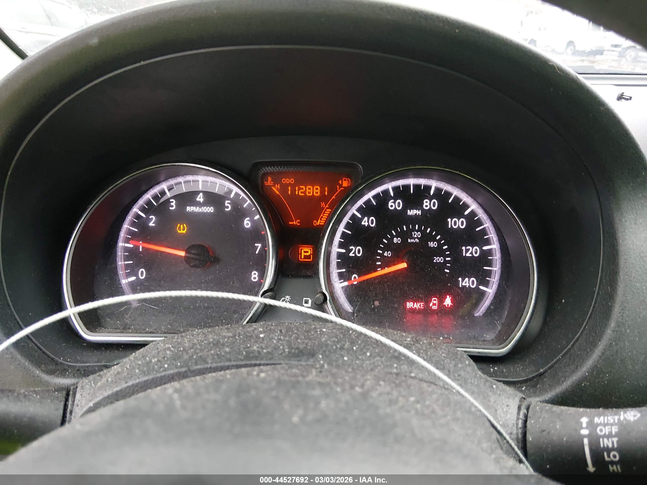 NISSAN VERSA image 7