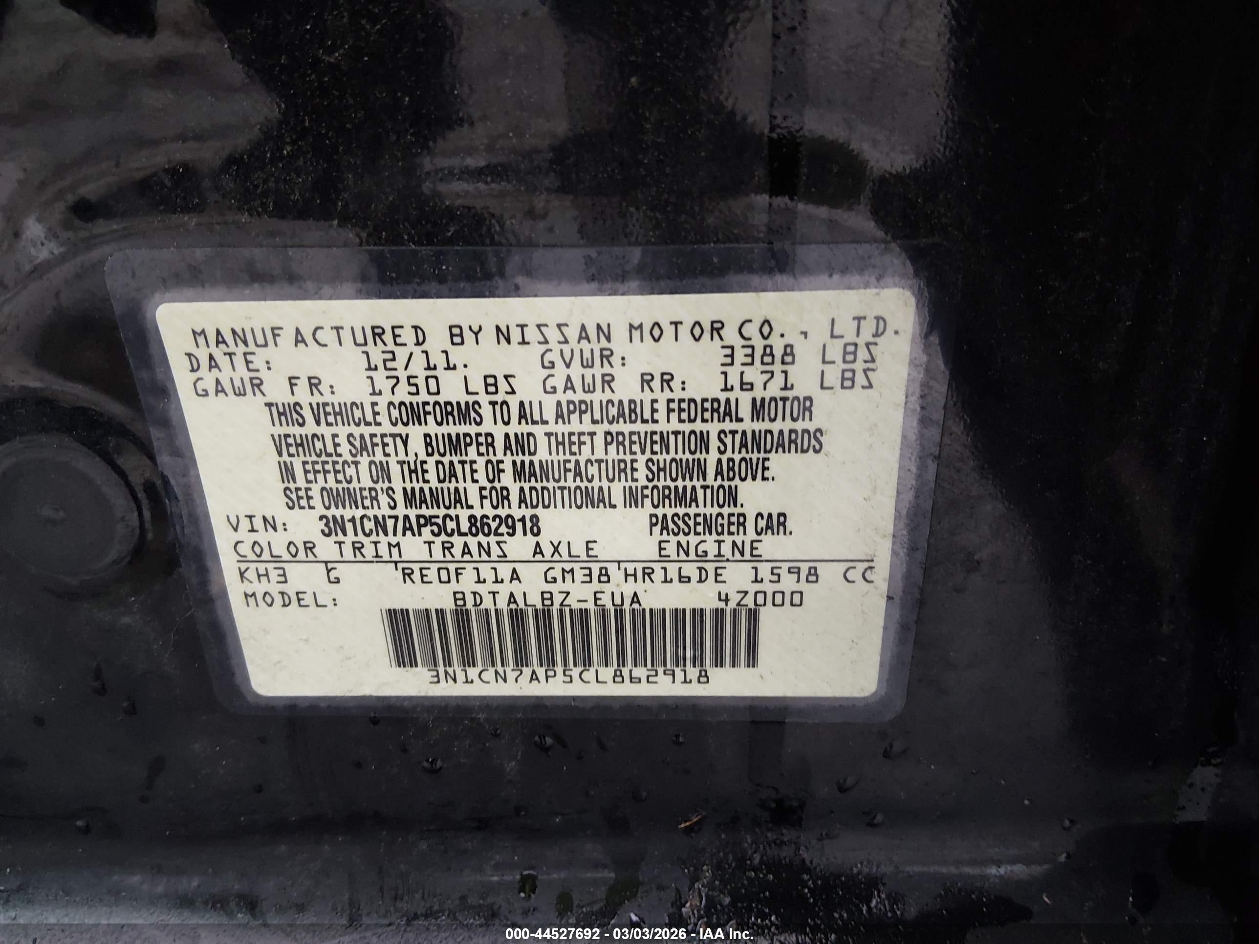 NISSAN VERSA image 9