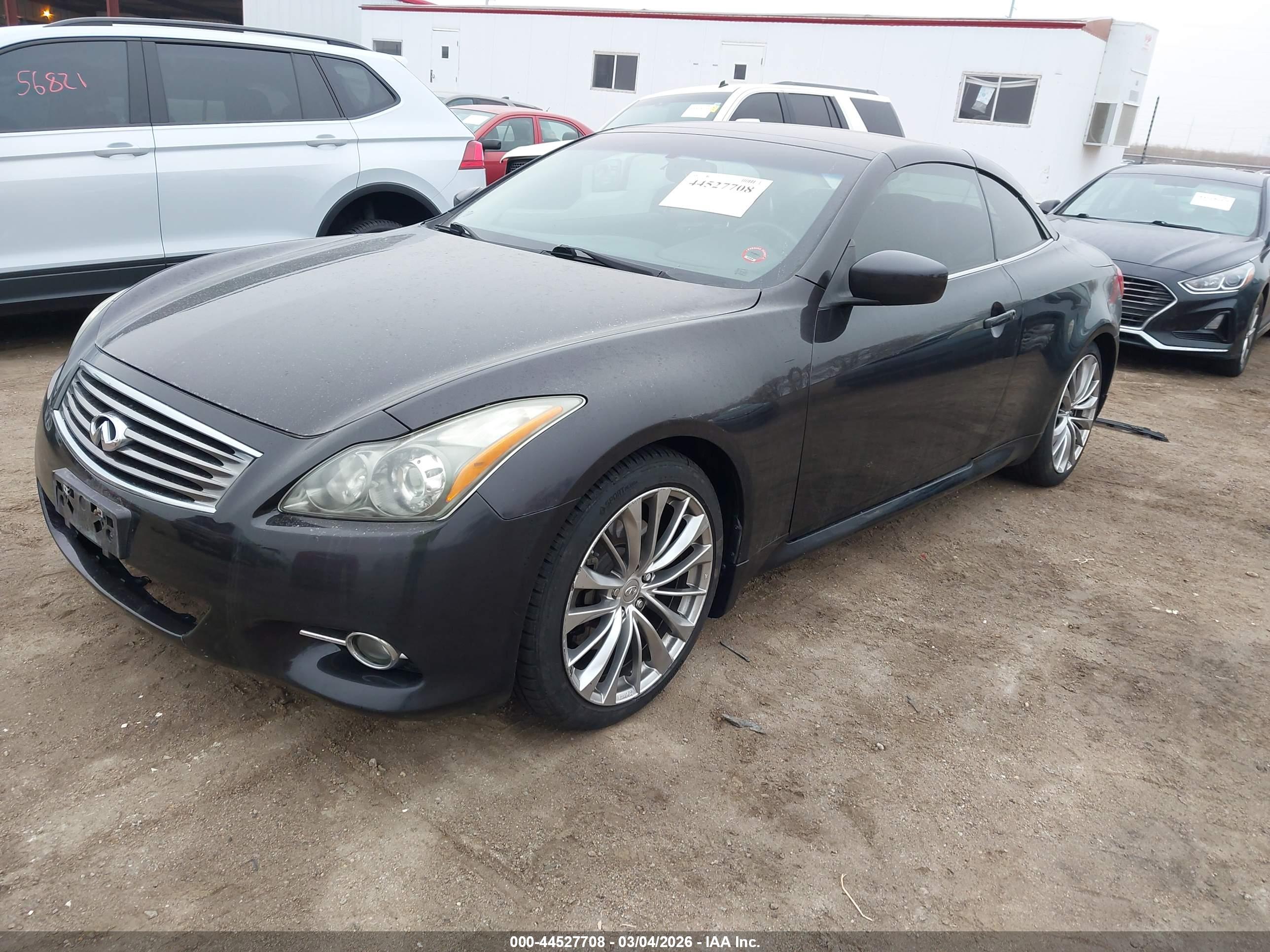 INFINITI G37 image 2