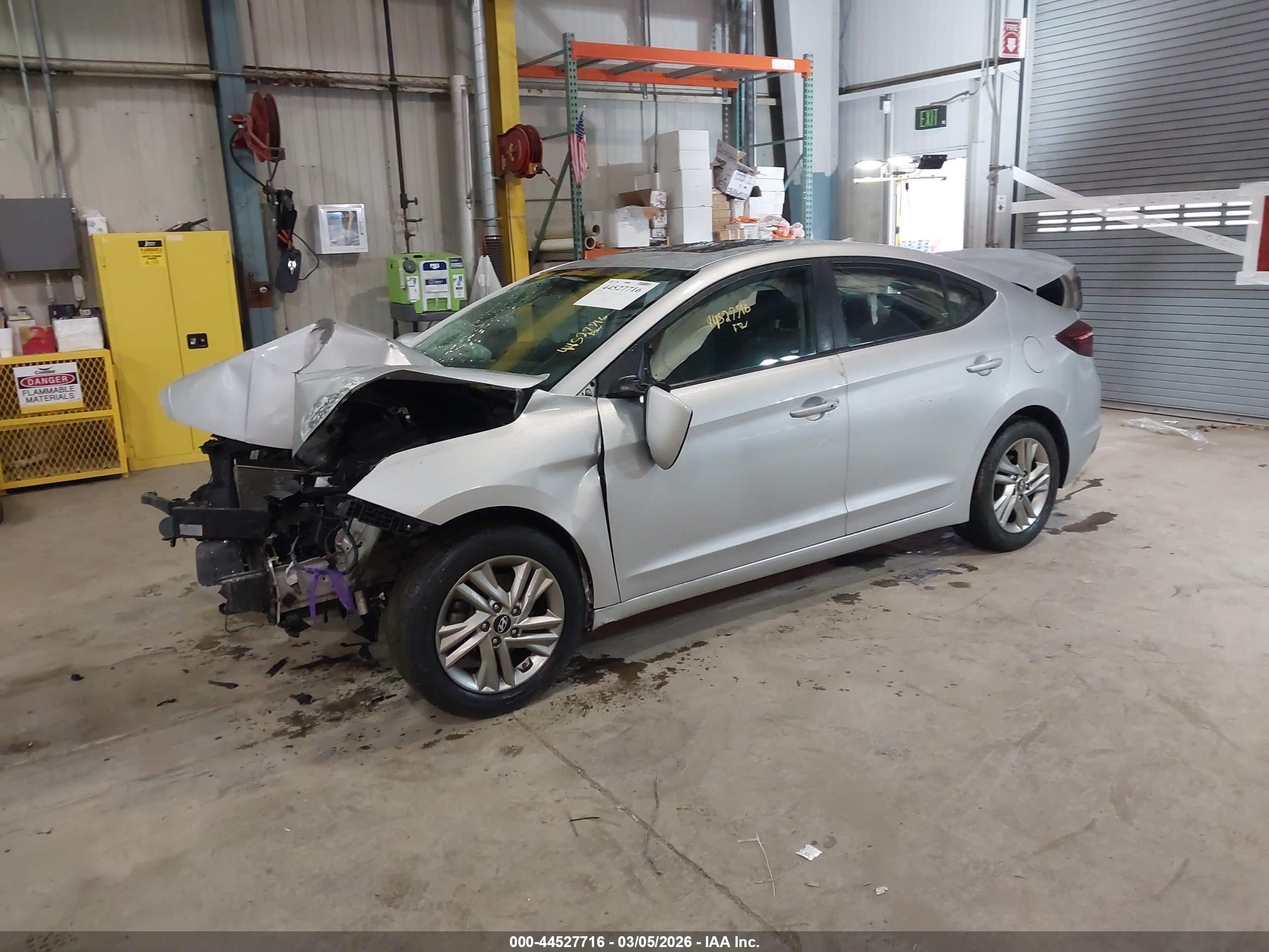 HYUNDAI ELANTRA image 2