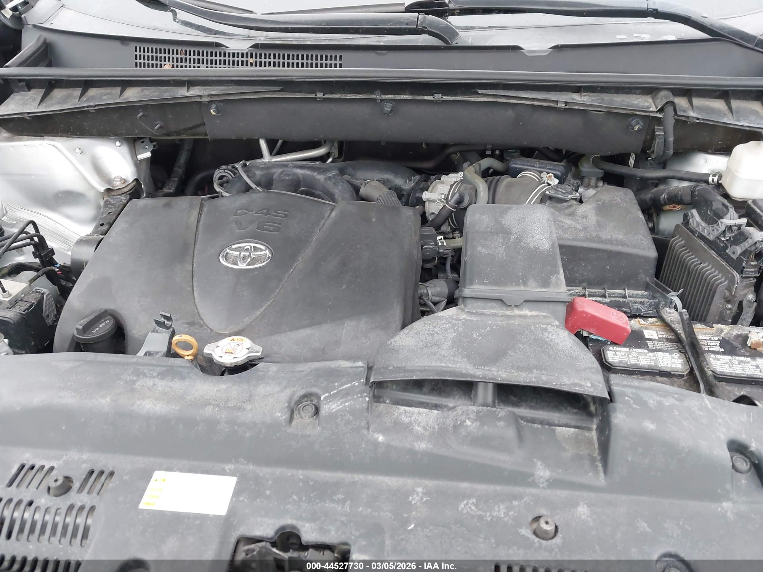 TOYOTA HIGHLANDER image 10