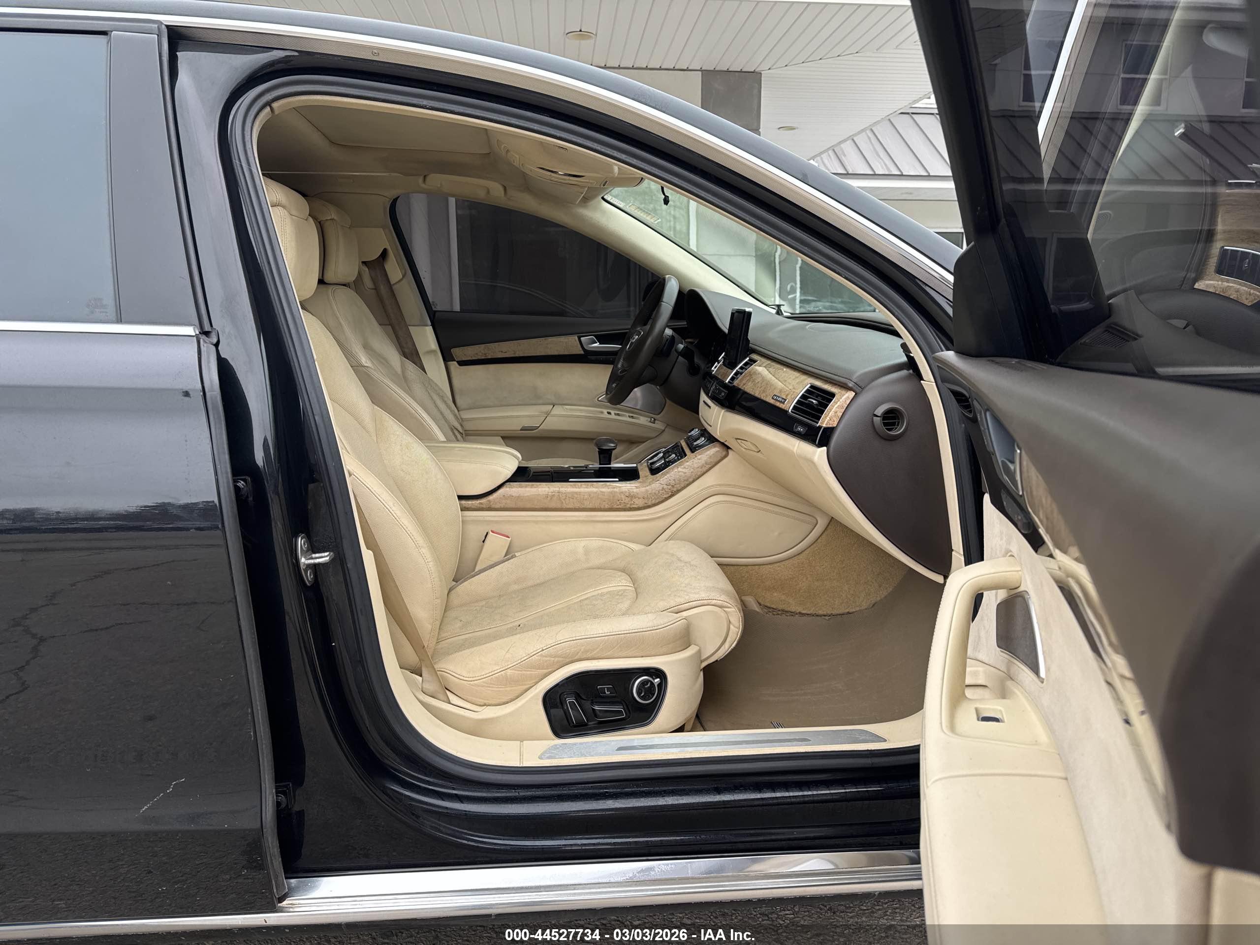 AUDI A8 image 5