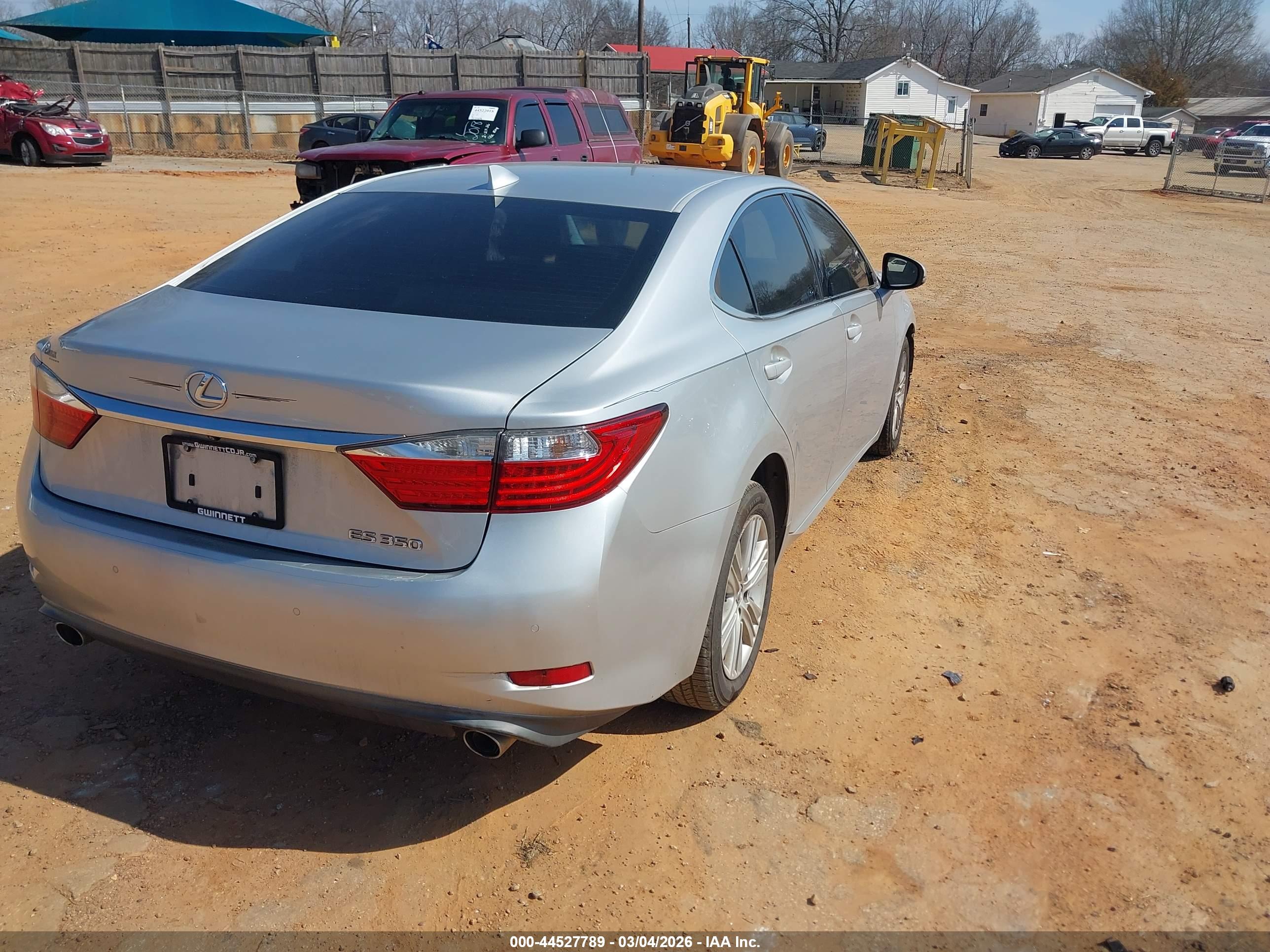 LEXUS ES image 4
